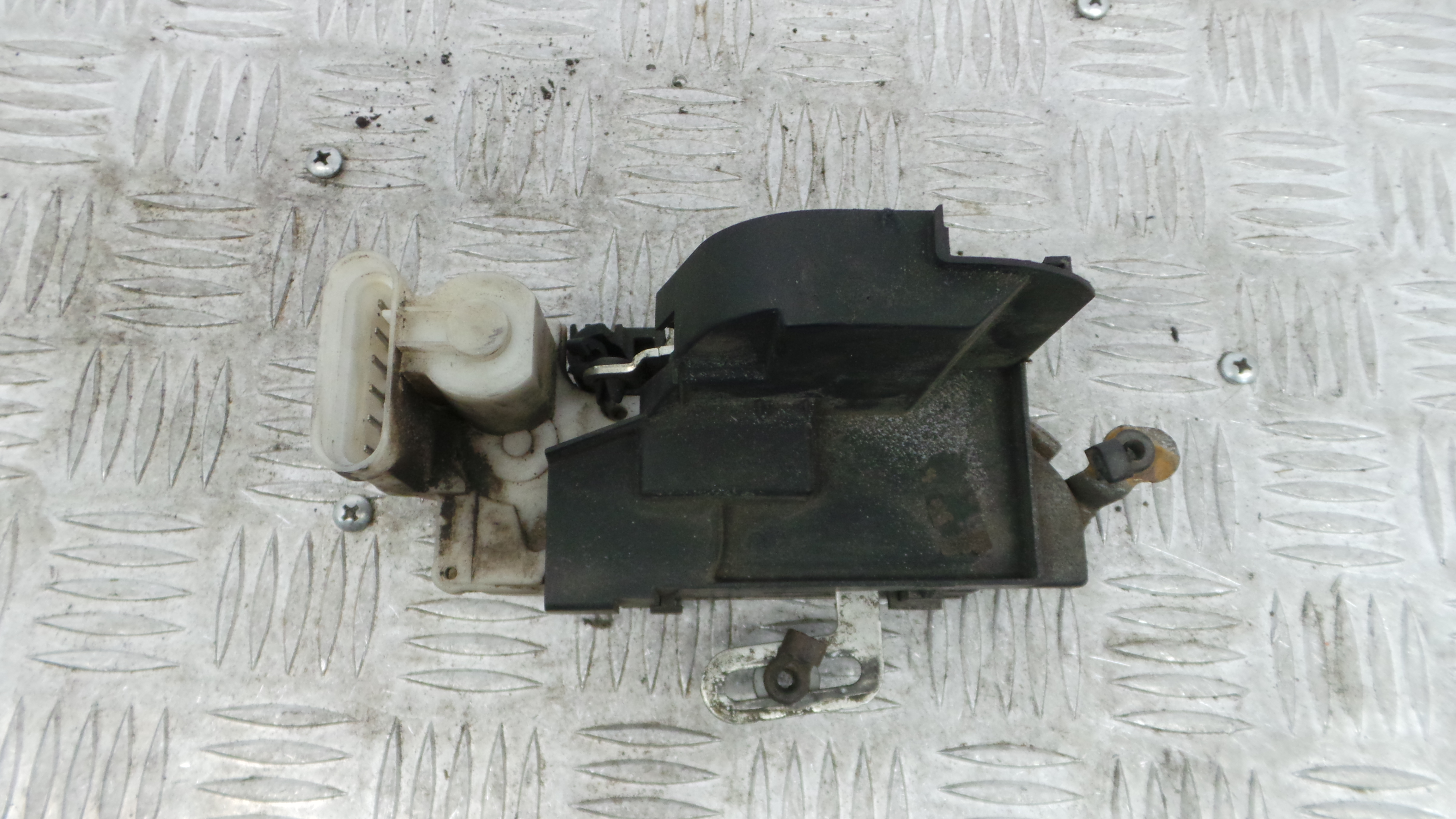 Fecho da Porta Frente Esq 46536066 - FIAT PUNTO (188_)-36897414