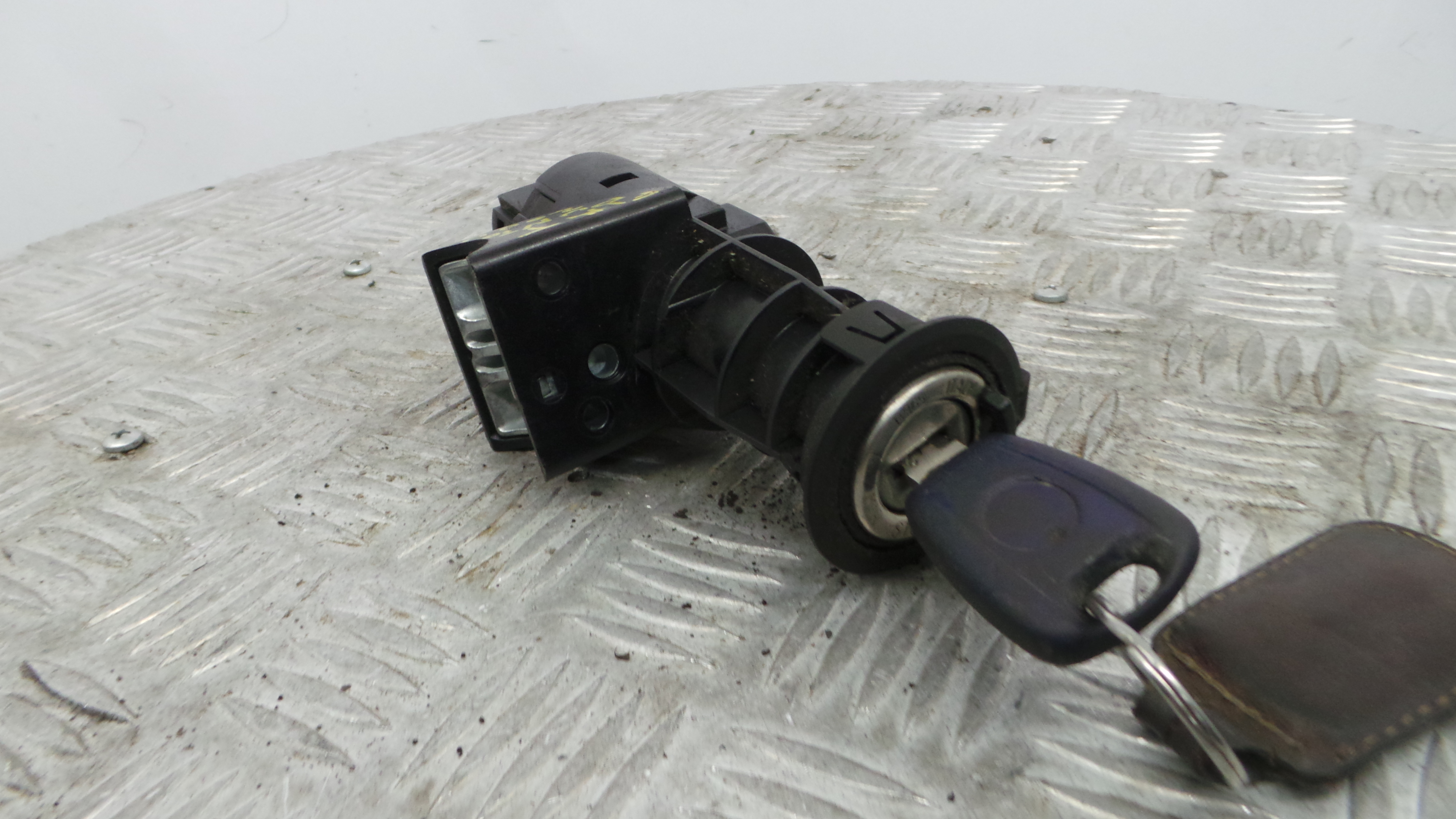 Canhão de ignição 46753083 - FIAT PUNTO (188_)-36897423 Canhão de ignição 46753083 - FIAT PUNTO (188_)-36897423