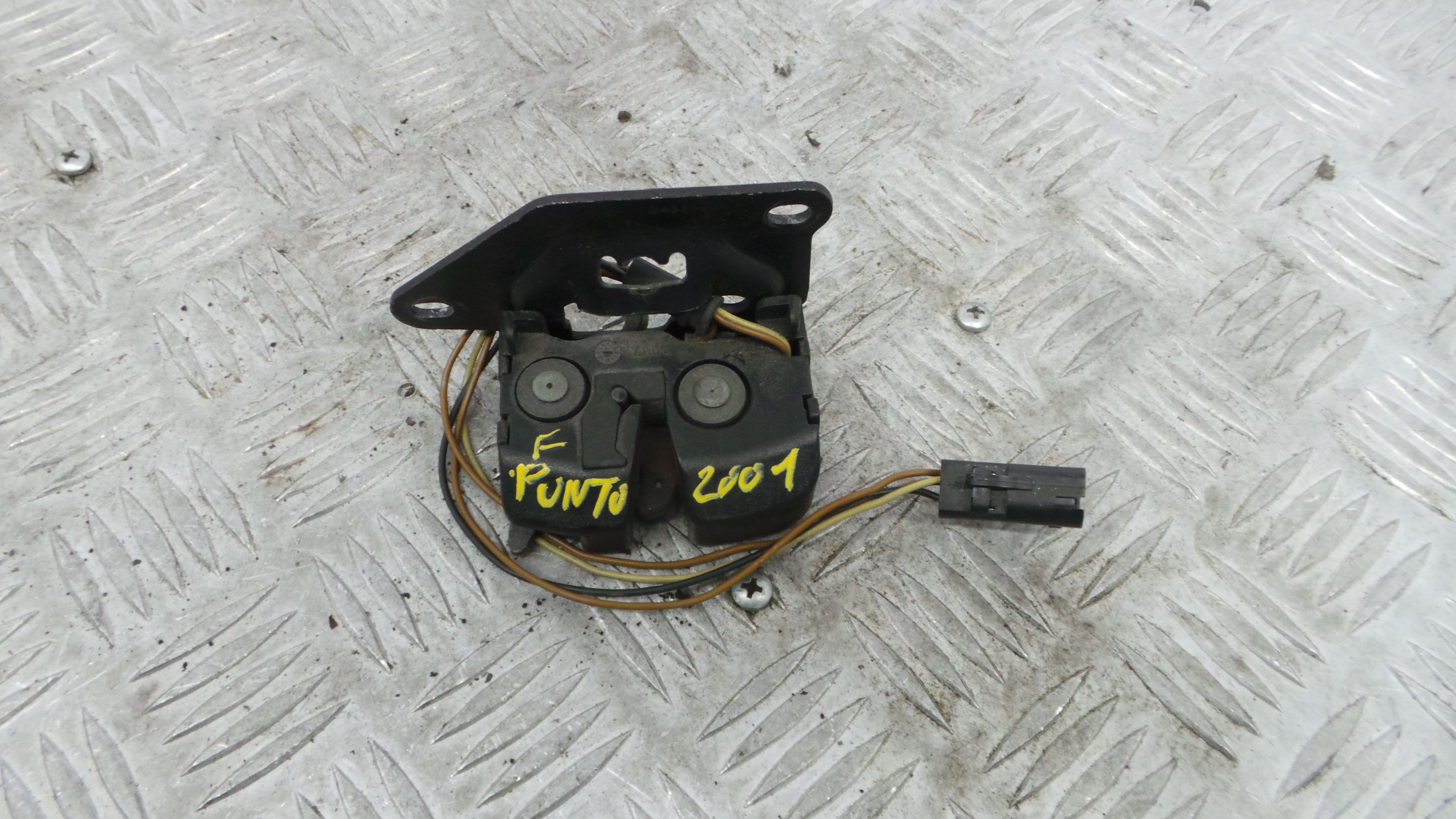 Fecho Mala 51744021 - FIAT PUNTO (188_)-36897444 Fecho Mala 51744021 - FIAT PUNTO (188_)-36897444