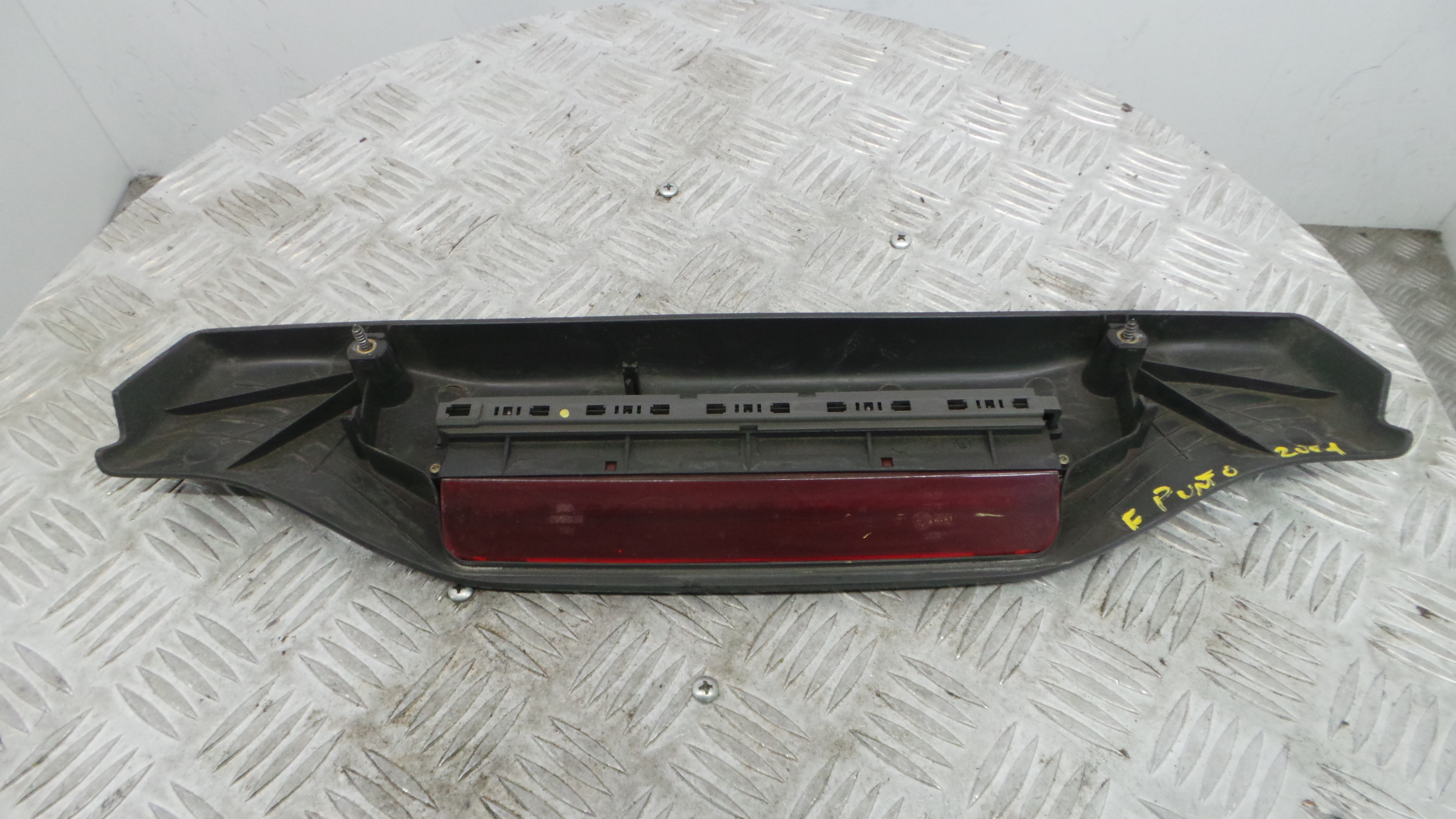 Farolim Stop Central / Luz de Stop Adicional 735278919 - FIAT PUNTO (188_)-36897460
