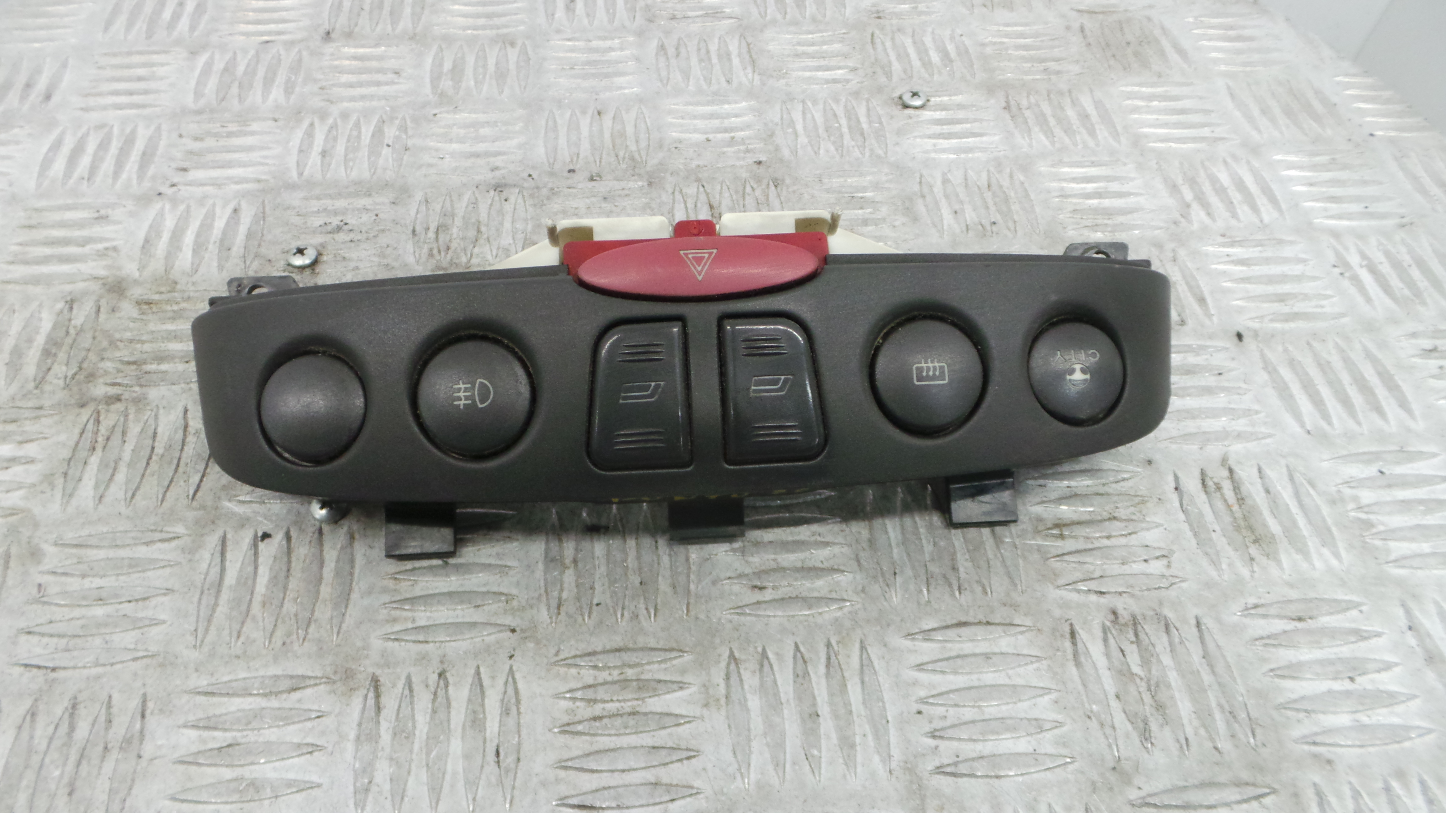 warning 4 piscas A223 - FIAT PUNTO (188_)-36897547 warning 4 piscas A223 - FIAT PUNTO (188_)-36897547