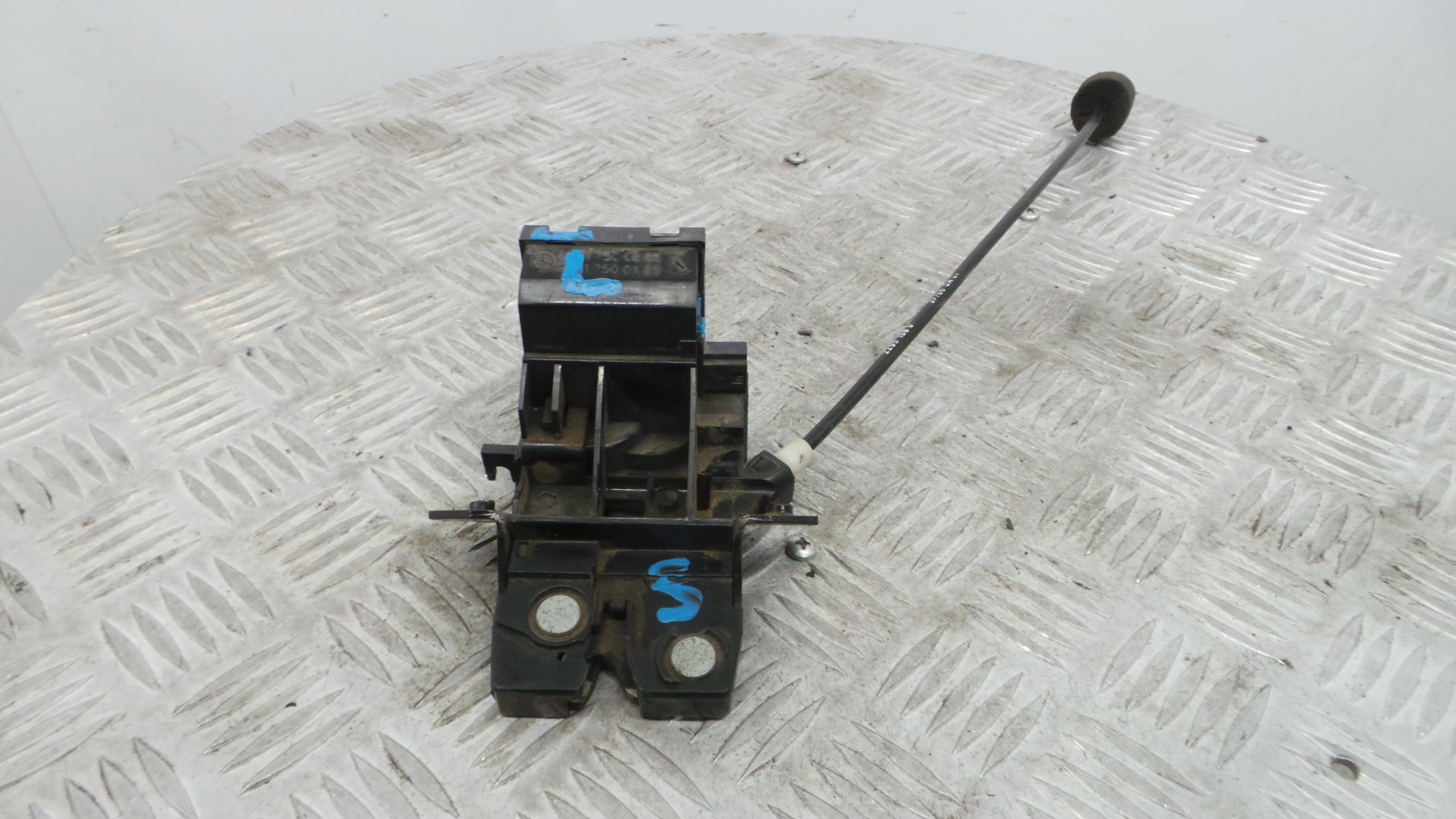 Fecho Mala A1717500085 - MERCEDES-BENZ C-CLASS (W203)-36897632 Fecho Mala A1717500085 - MERCEDES-BENZ C-CLASS (W203)-36897632