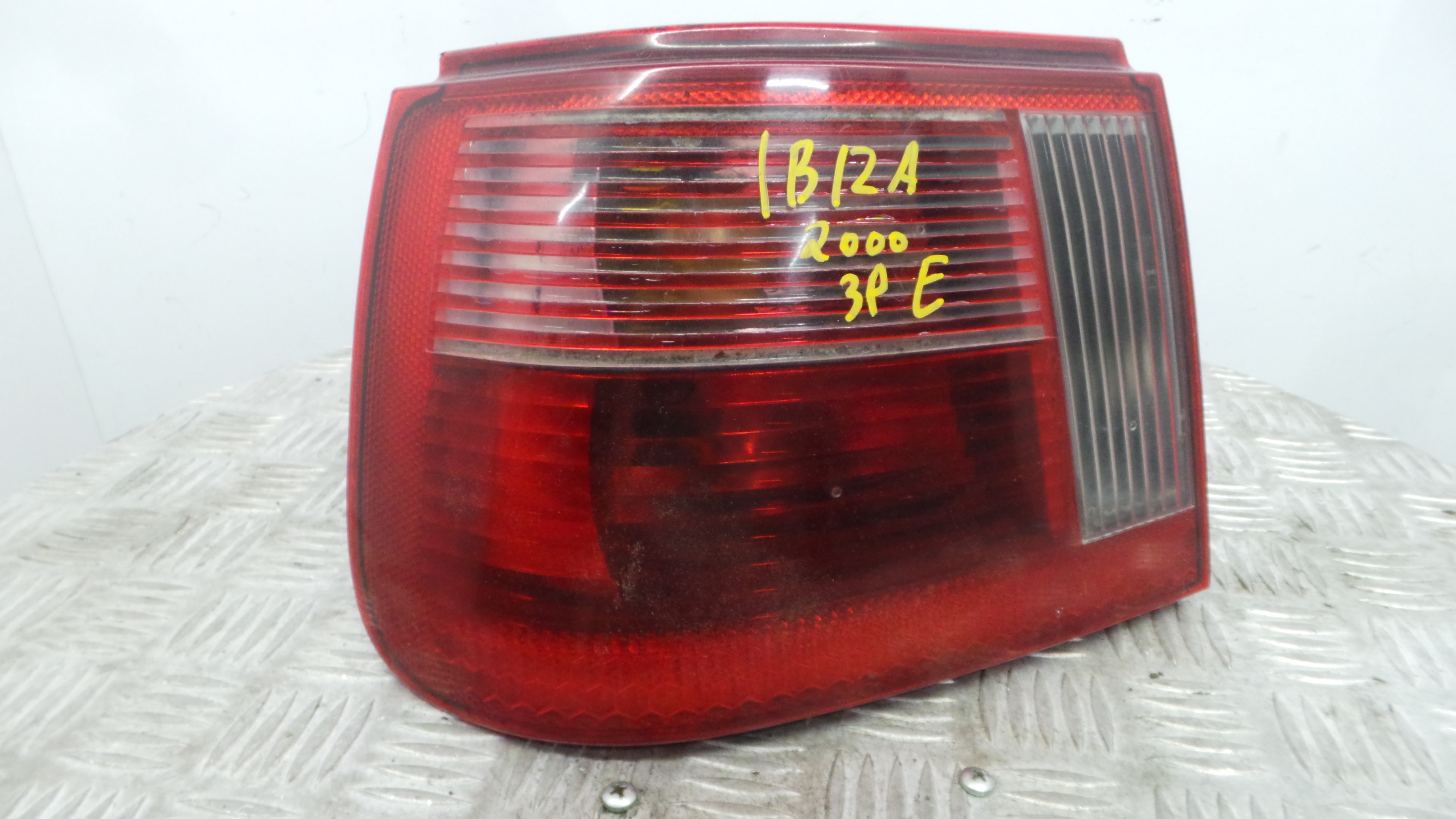 Farolim Stop Esq 6K6946095J - SEAT IBIZA II (6K1), IBIZA Mk II (6K1)-36897793 Farolim Stop Esq 6K6946095J - SEAT IBIZA II (6K1), IBIZA Mk II (6K1)-36897793