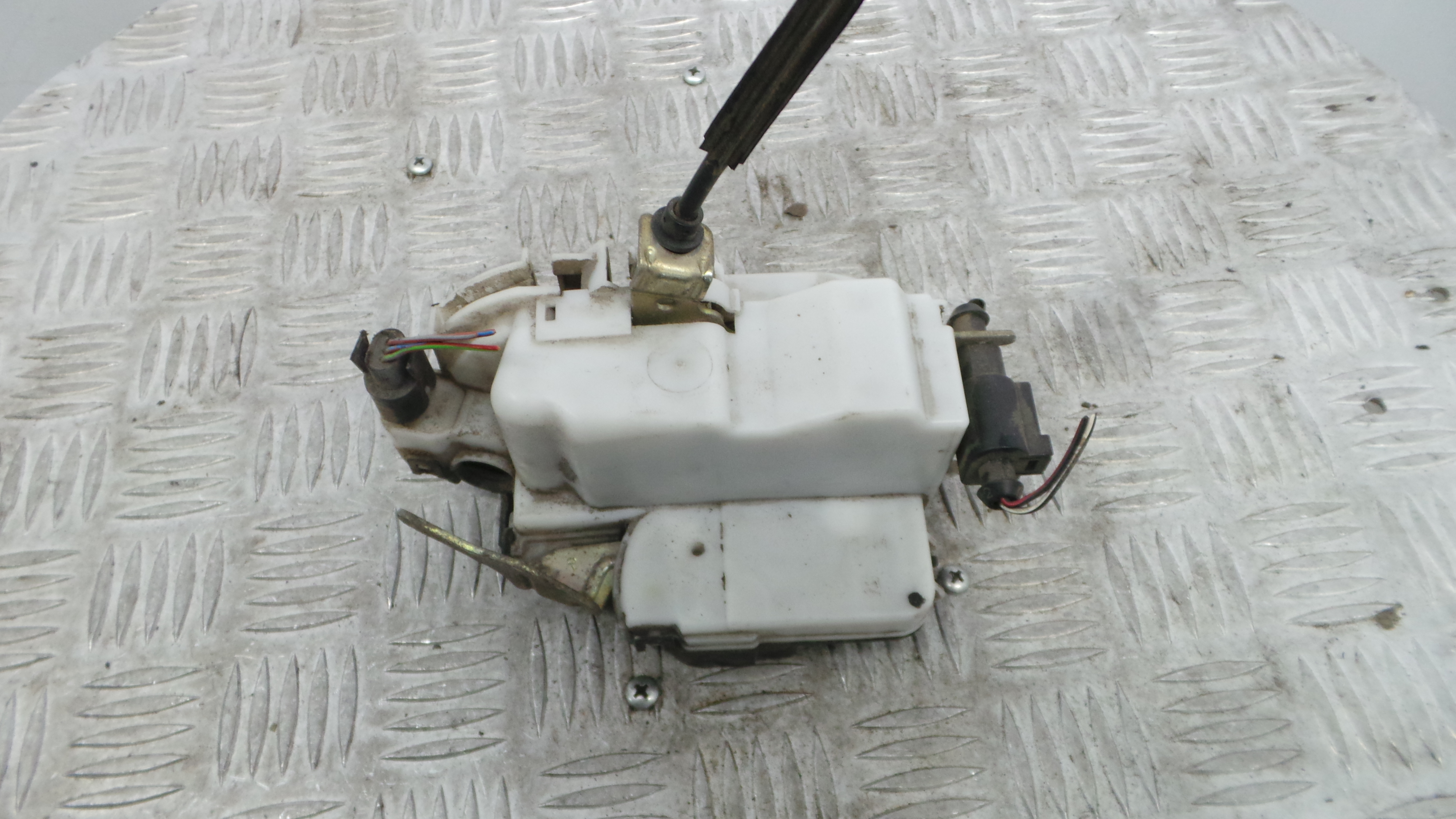 Fecho da Porta Dto 6K3837016D - SEAT IBIZA II (6K1), IBIZA Mk II (6K1)-36897818