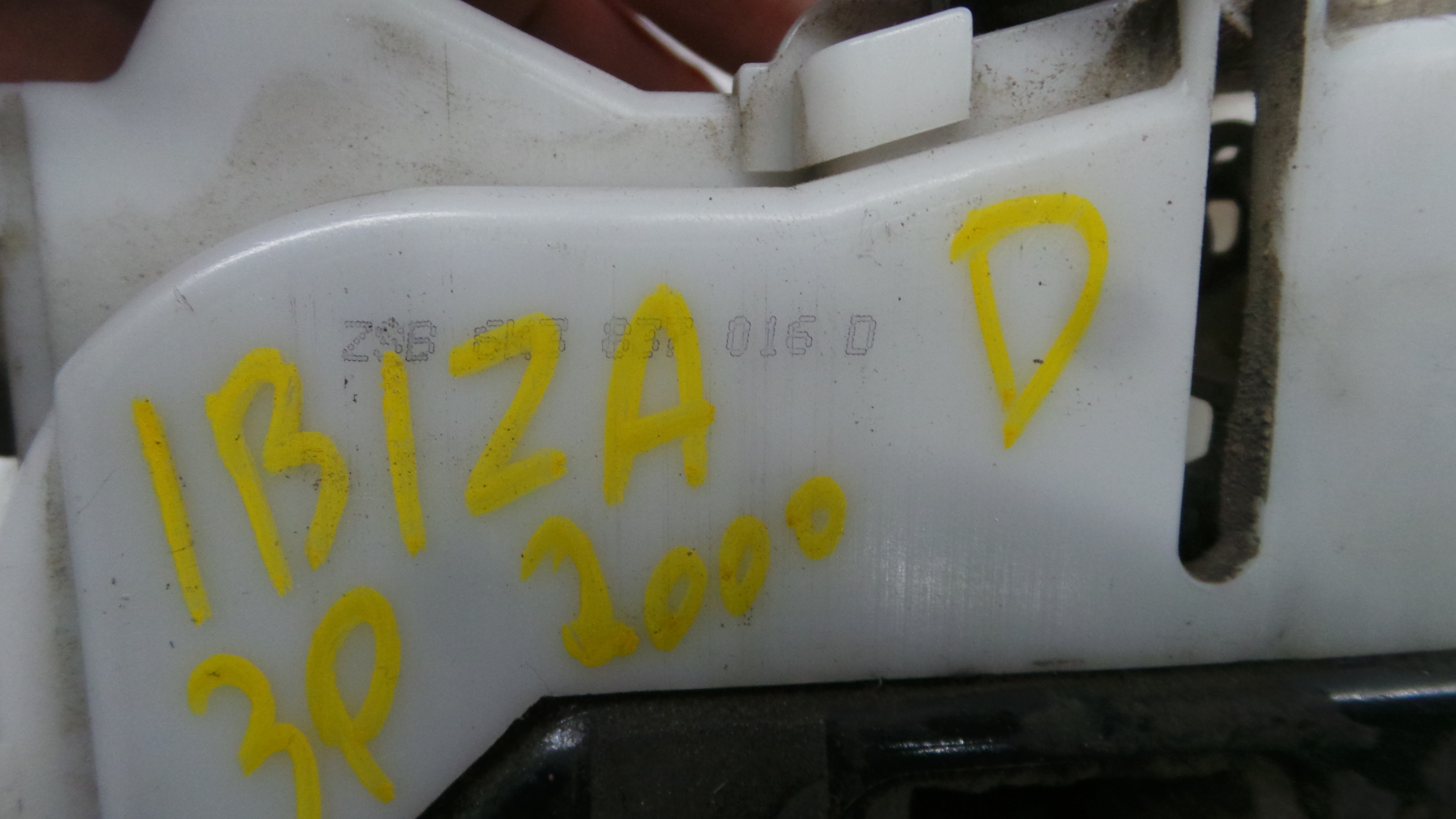 Fecho da Porta Dto 6K3837016D - SEAT IBIZA II (6K1), IBIZA Mk II (6K1)-36897818