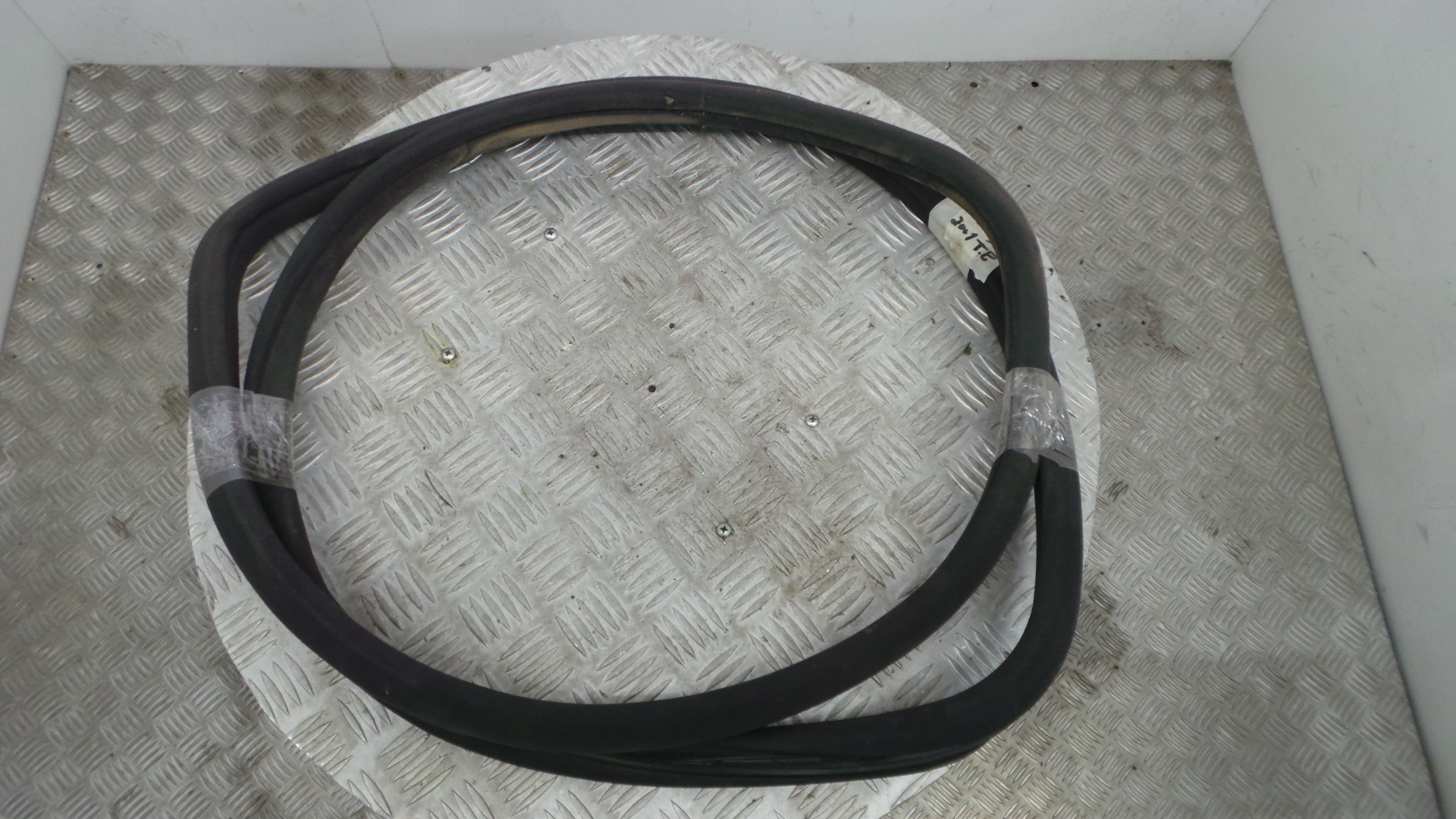 Borracha Porta Tras Esquerda A2037300178 - MERCEDES-BENZ C-CLASS (W203)-36901169