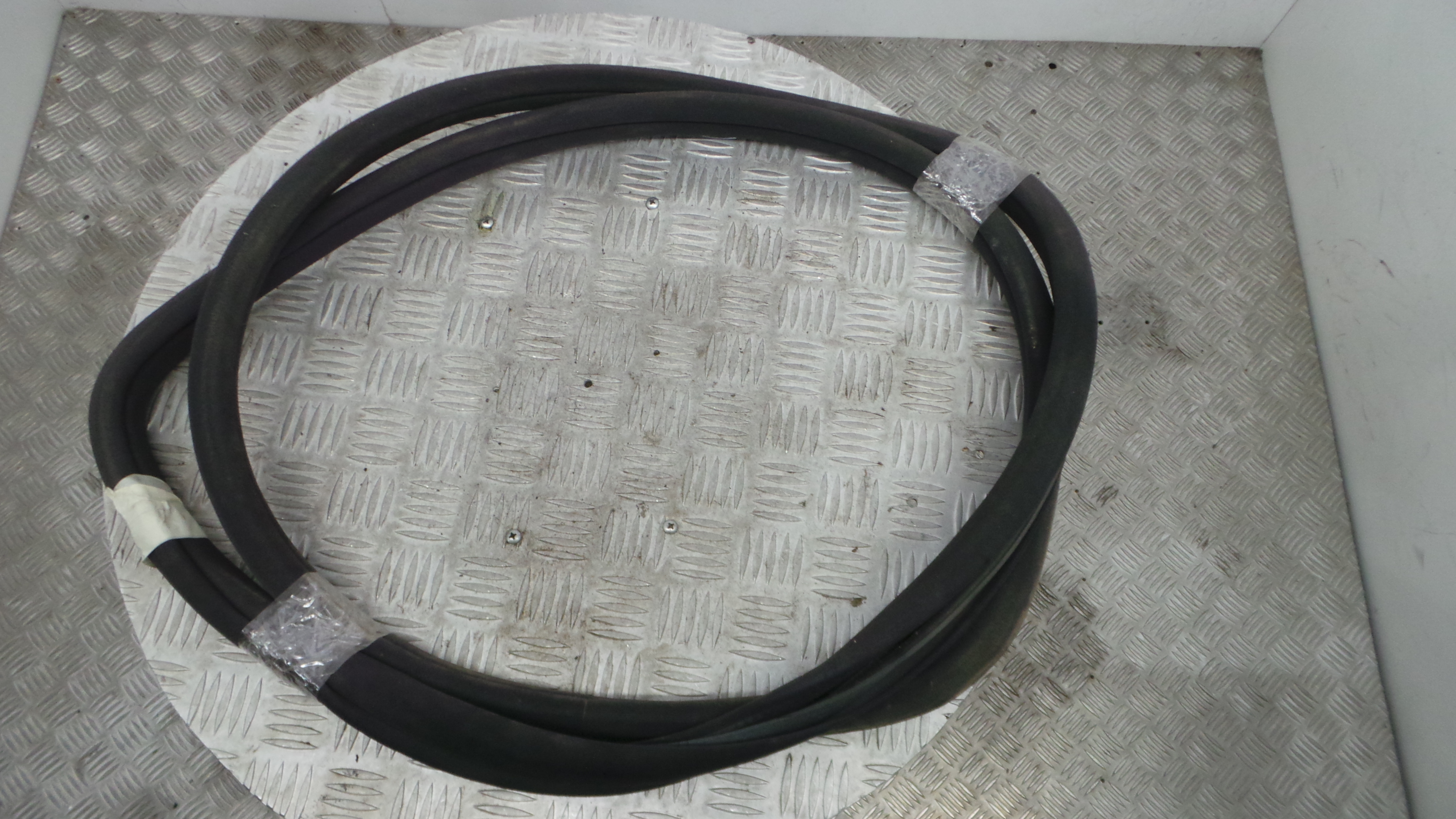 Borracha Porta Tras Direita A2037300278 - MERCEDES-BENZ C-CLASS (W203)-36901171