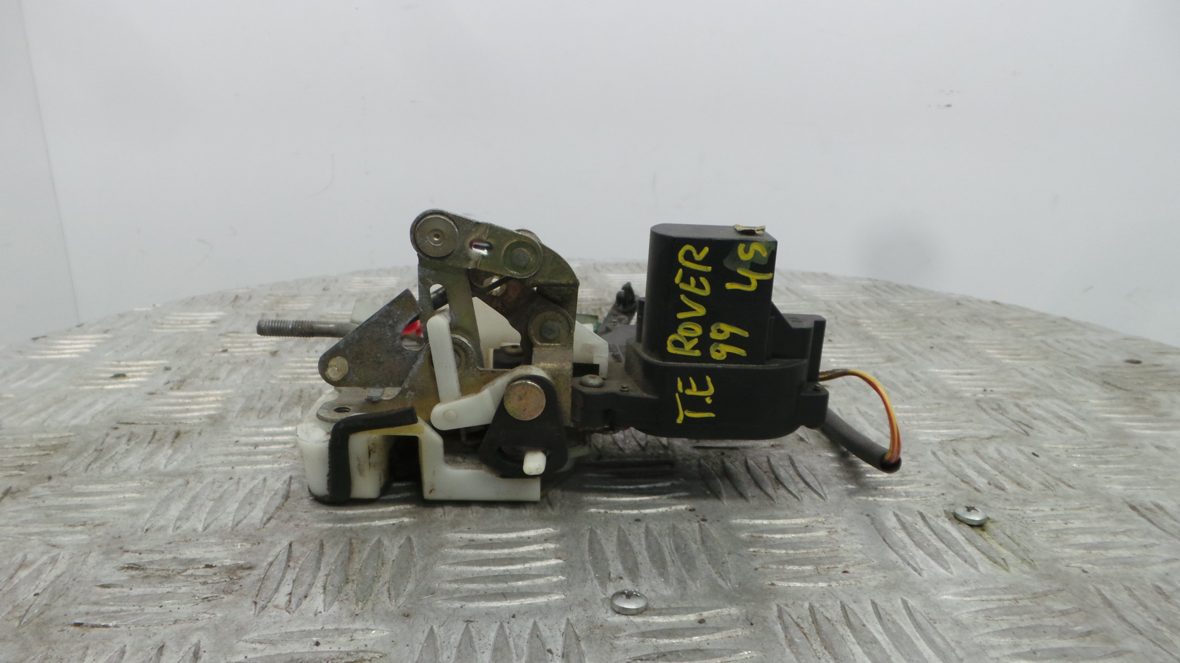 Fecho da Porta Trás Esq FUB103280 - ROVER 45 I Hatchback (RT)-36901258