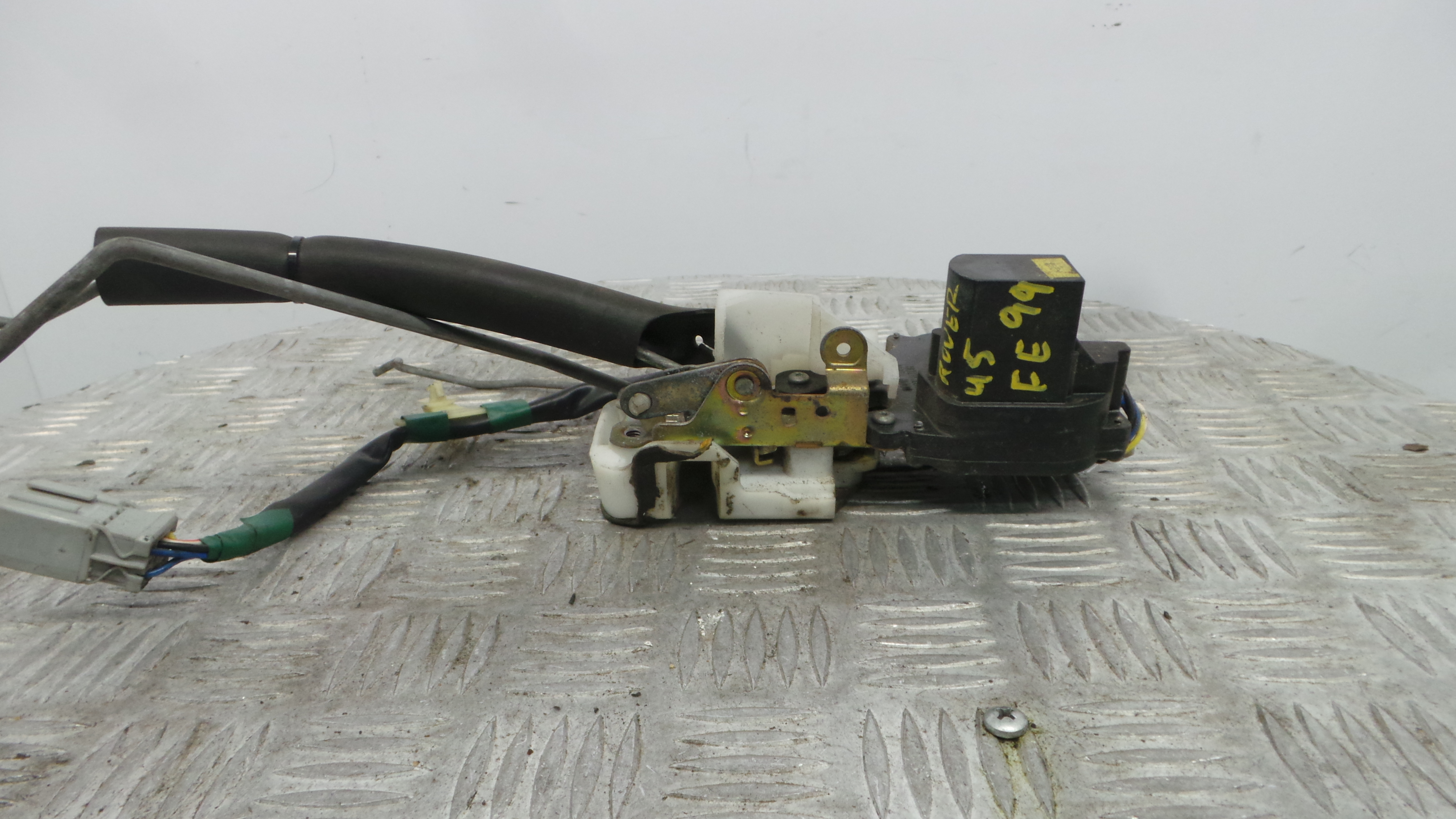 Fecho da Porta Frente Esq FQJ102930 - ROVER 45 I Hatchback (RT)-36901270