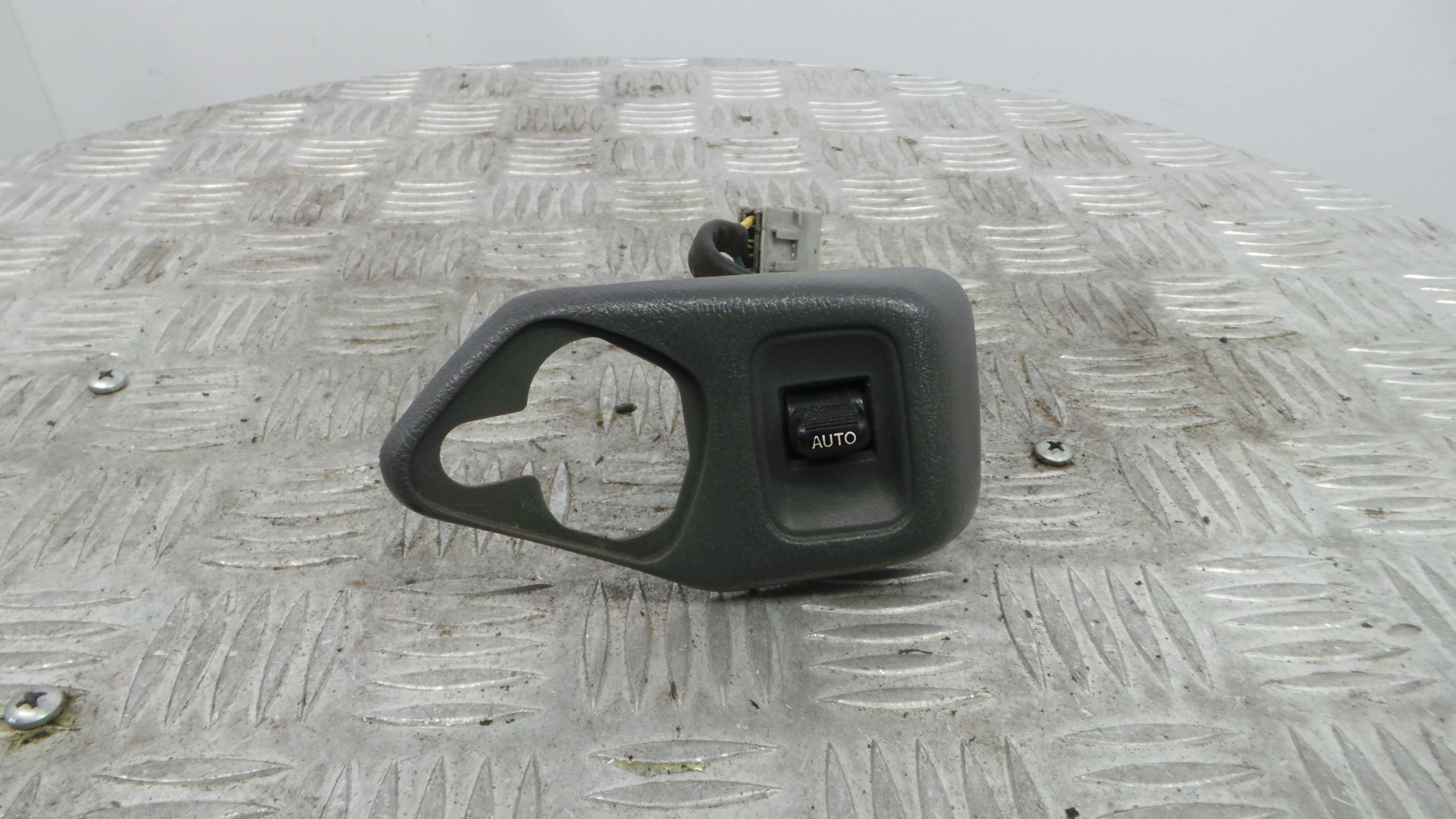 Interruptor / Comando Elevador Vidro Trás Esq 83553-T3AG0G - ROVER 45 I Hatchback (RT)-36901293