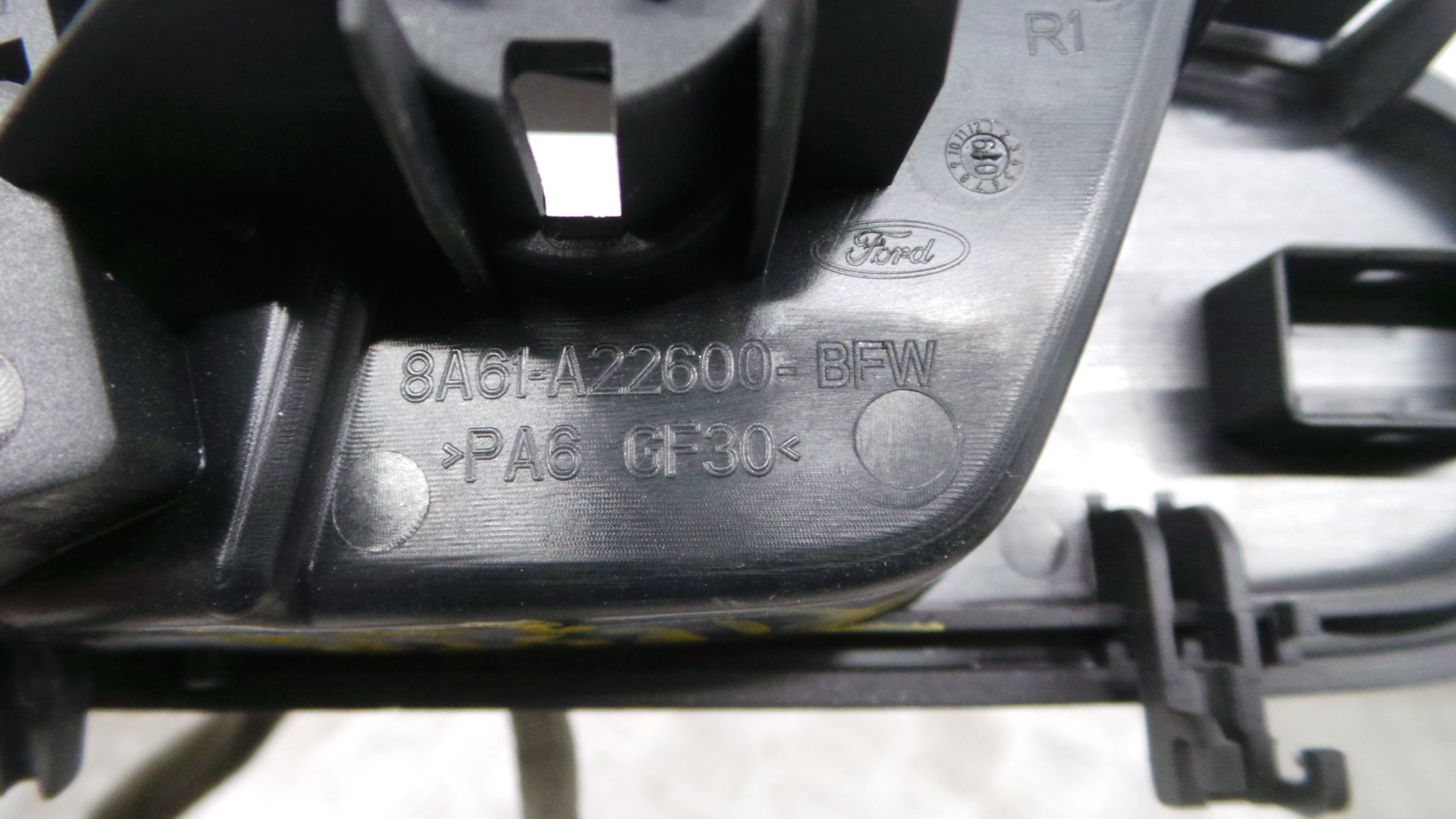 Puxador Interior Frente Direita 8A61-A22600-BFW - FORD FIESTA VI (CB1, CCN)-36901490
