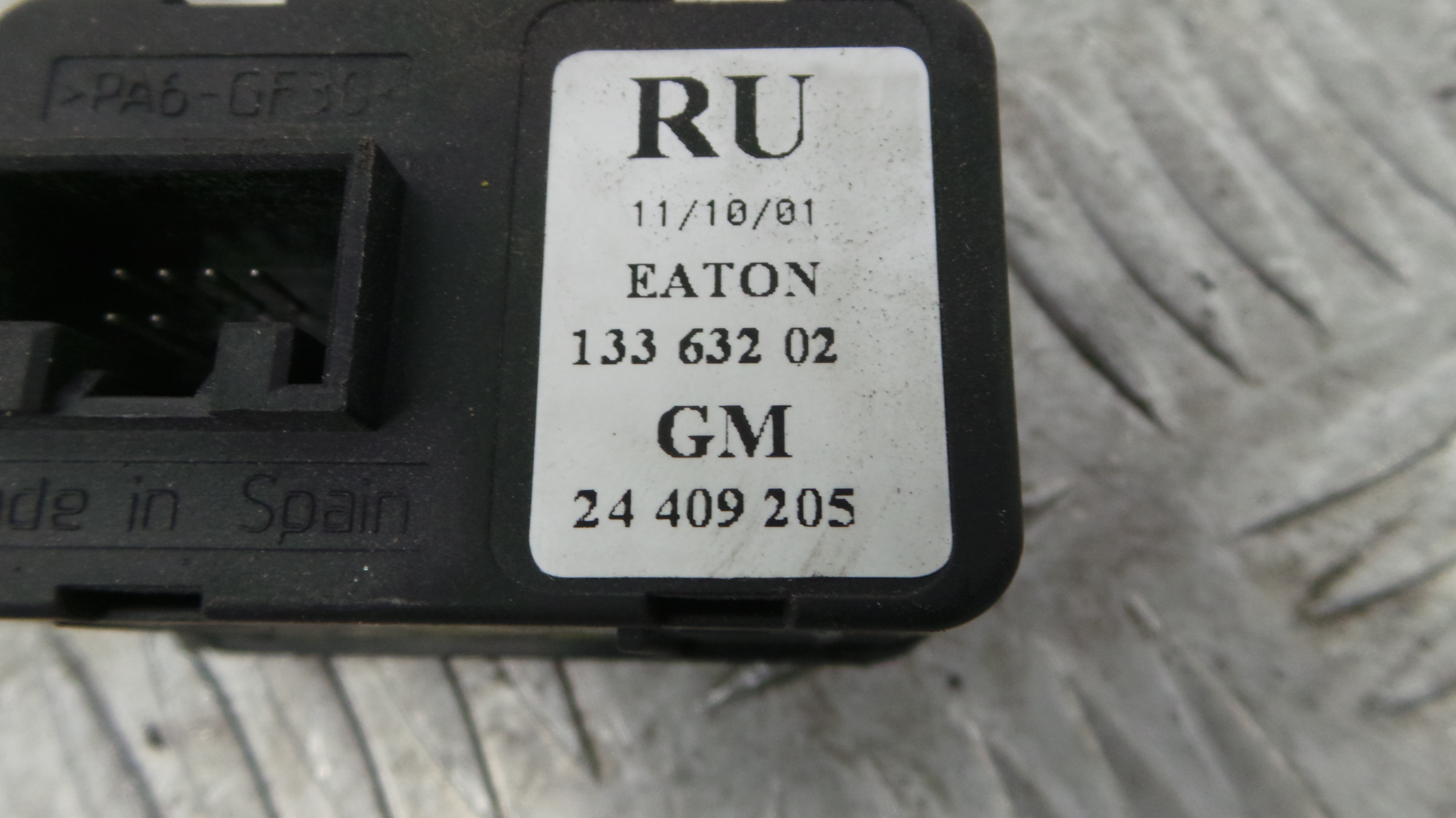 Interruptor / Comando Elevador Vidro Frente Esq  24409205 - OPEL CORSA C (X01)-37076864
