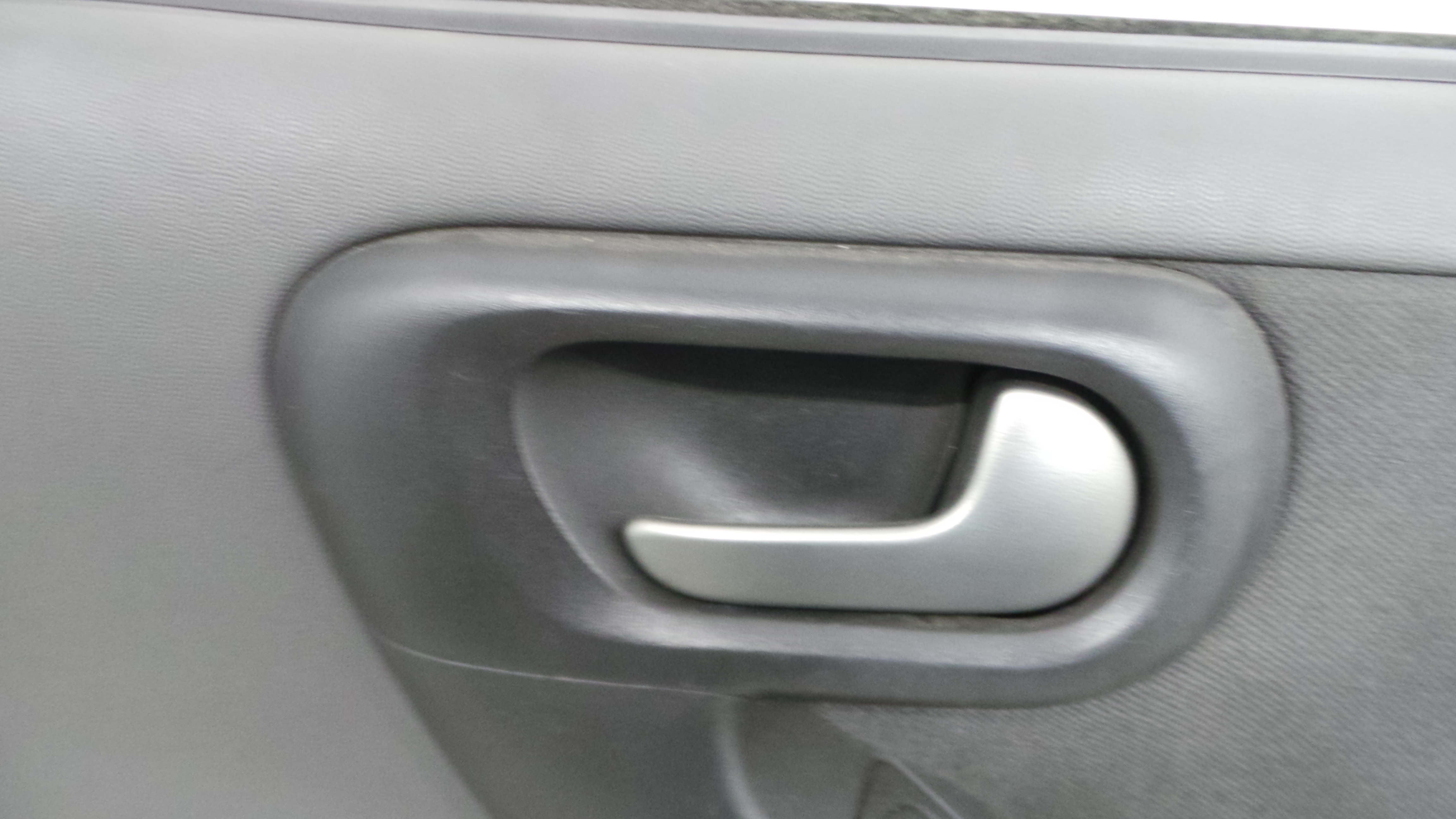 Puxador Interior Frente Direita 13104273 - OPEL CORSA C (X01)-36905504