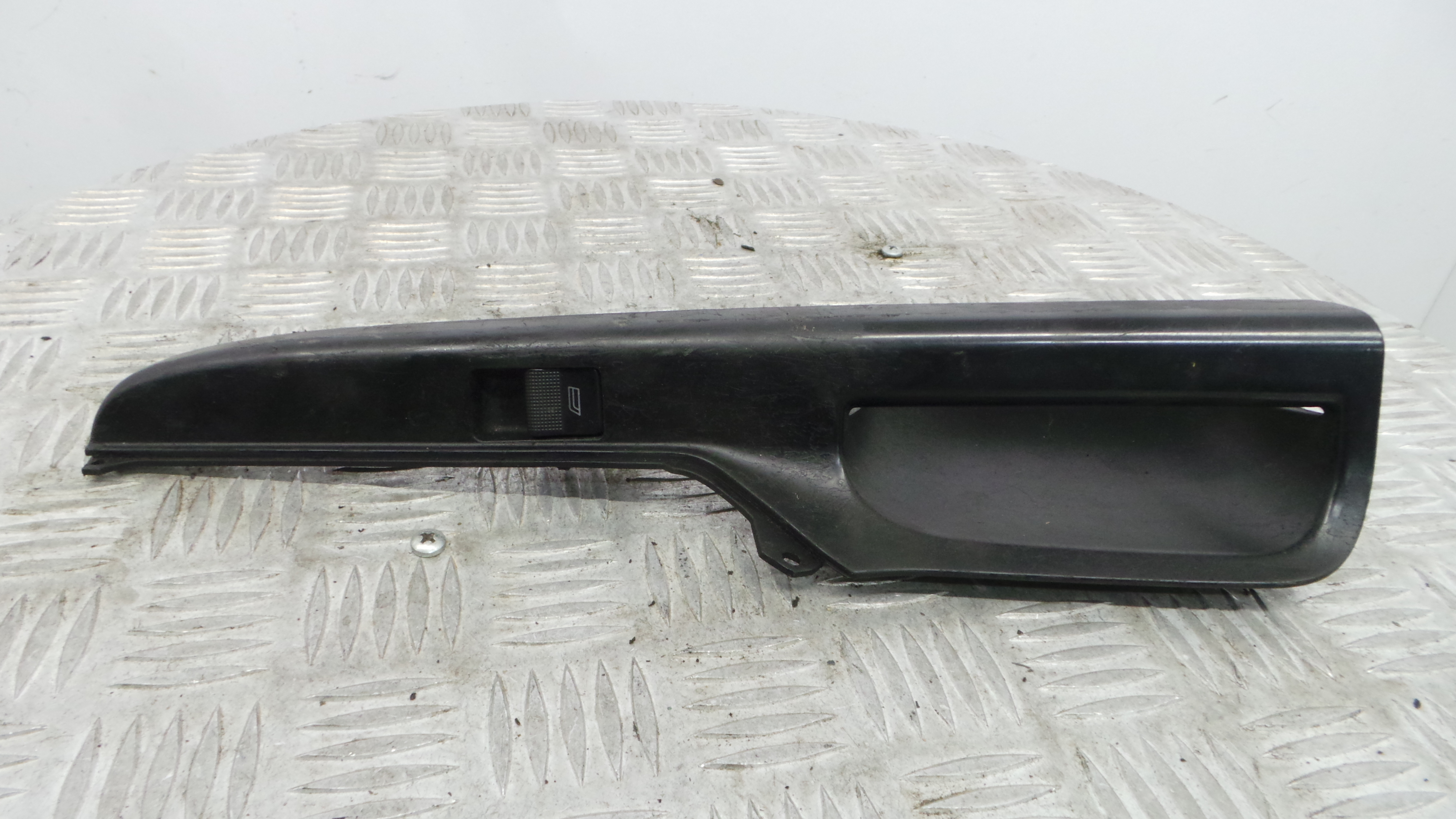 Interruptor / Comando Elevador Vidro Trás Esq 6K0867171A - SEAT IBIZA II (6K1), IBIZA Mk II (6K1)-37076846