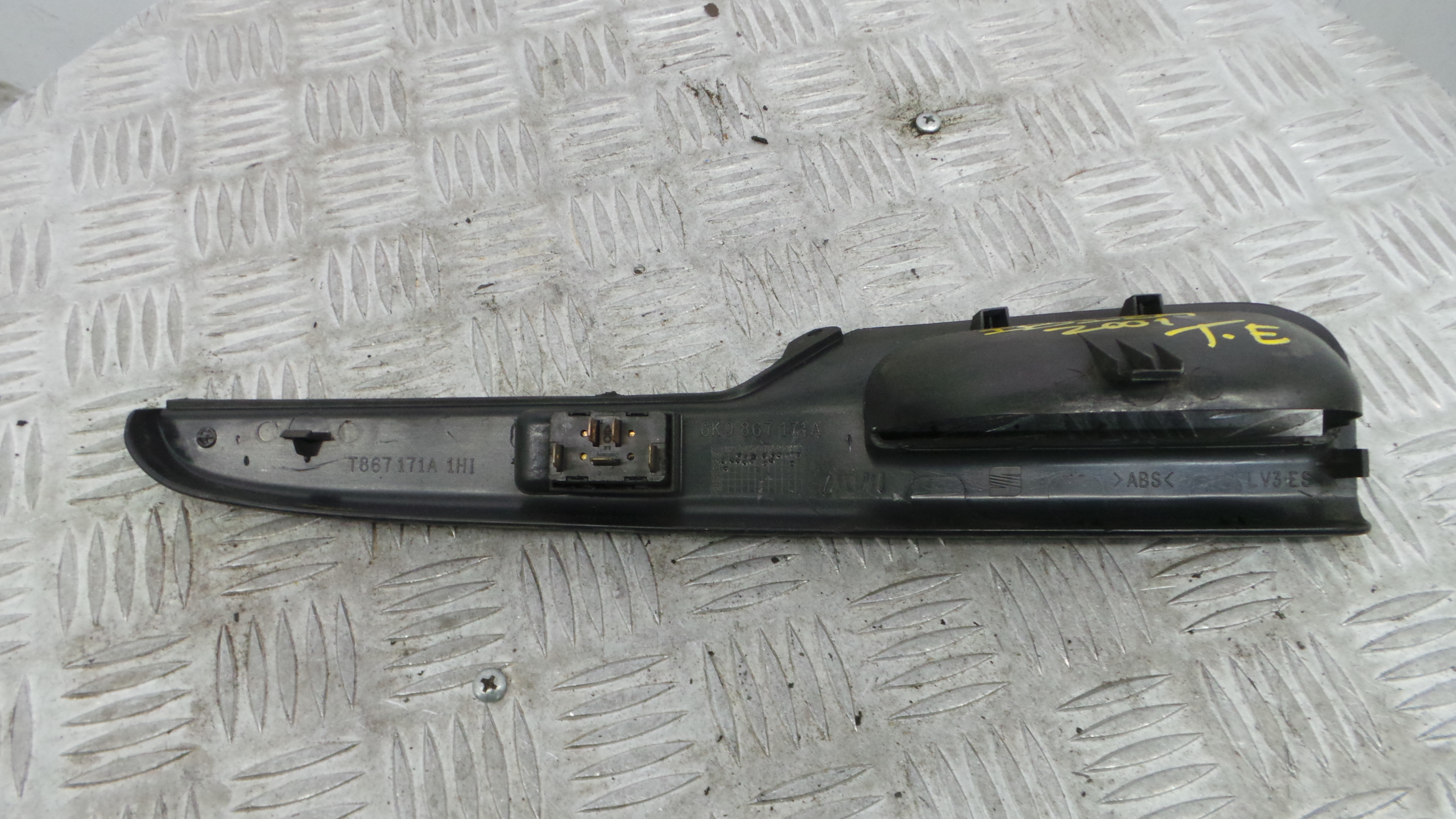 Interruptor / Comando Elevador Vidro Trás Esq 6K0867171A - SEAT IBIZA II (6K1), IBIZA Mk II (6K1)-37076846