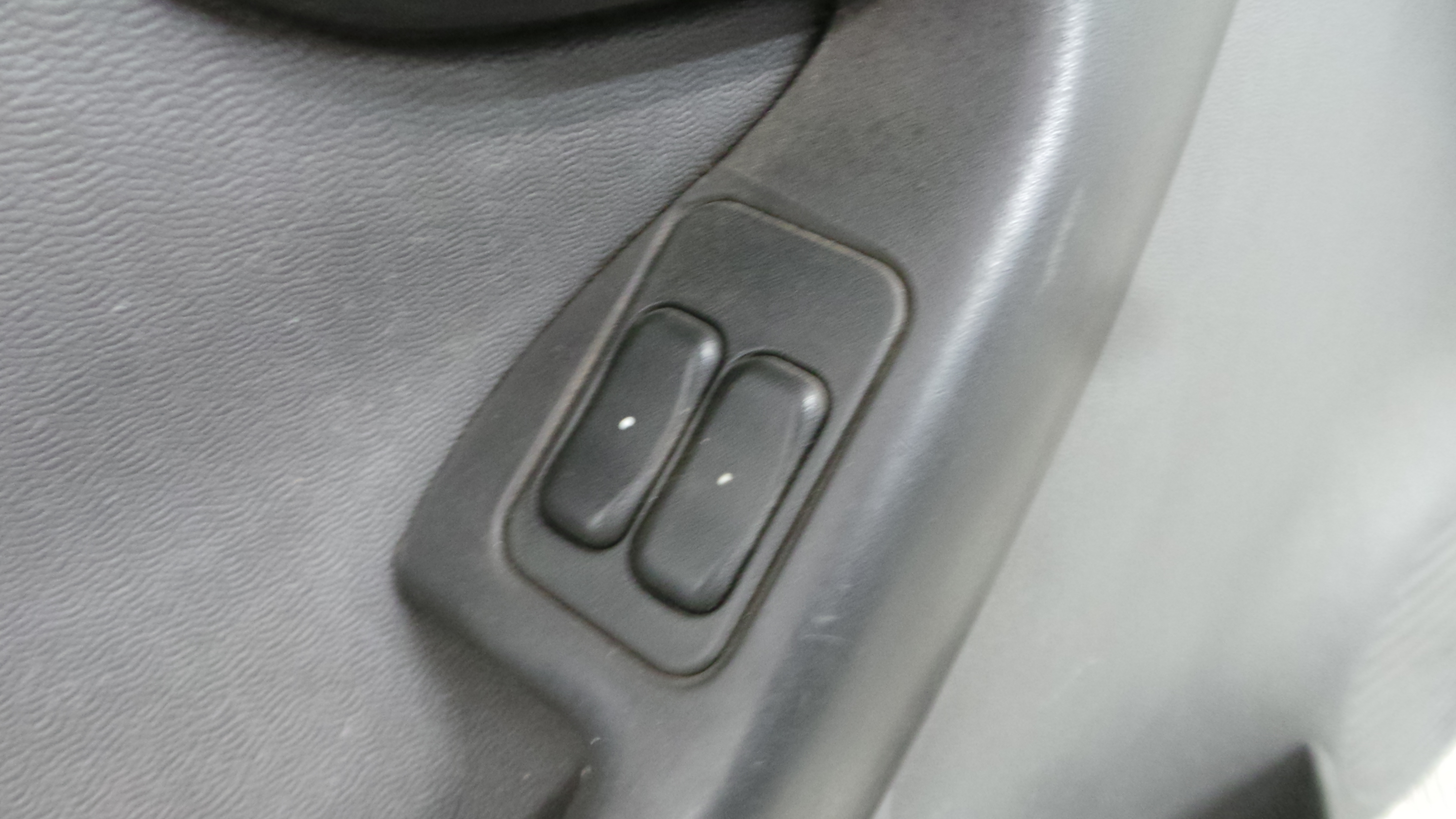 Interruptor / Comando Elevador Vidro Frente Esq - OPEL COMBO Caixa/monovolume-36905646 Interruptor / Comando Elevador Vidro Frente Esq - OPEL COMBO Caixa/monovolume-36905646