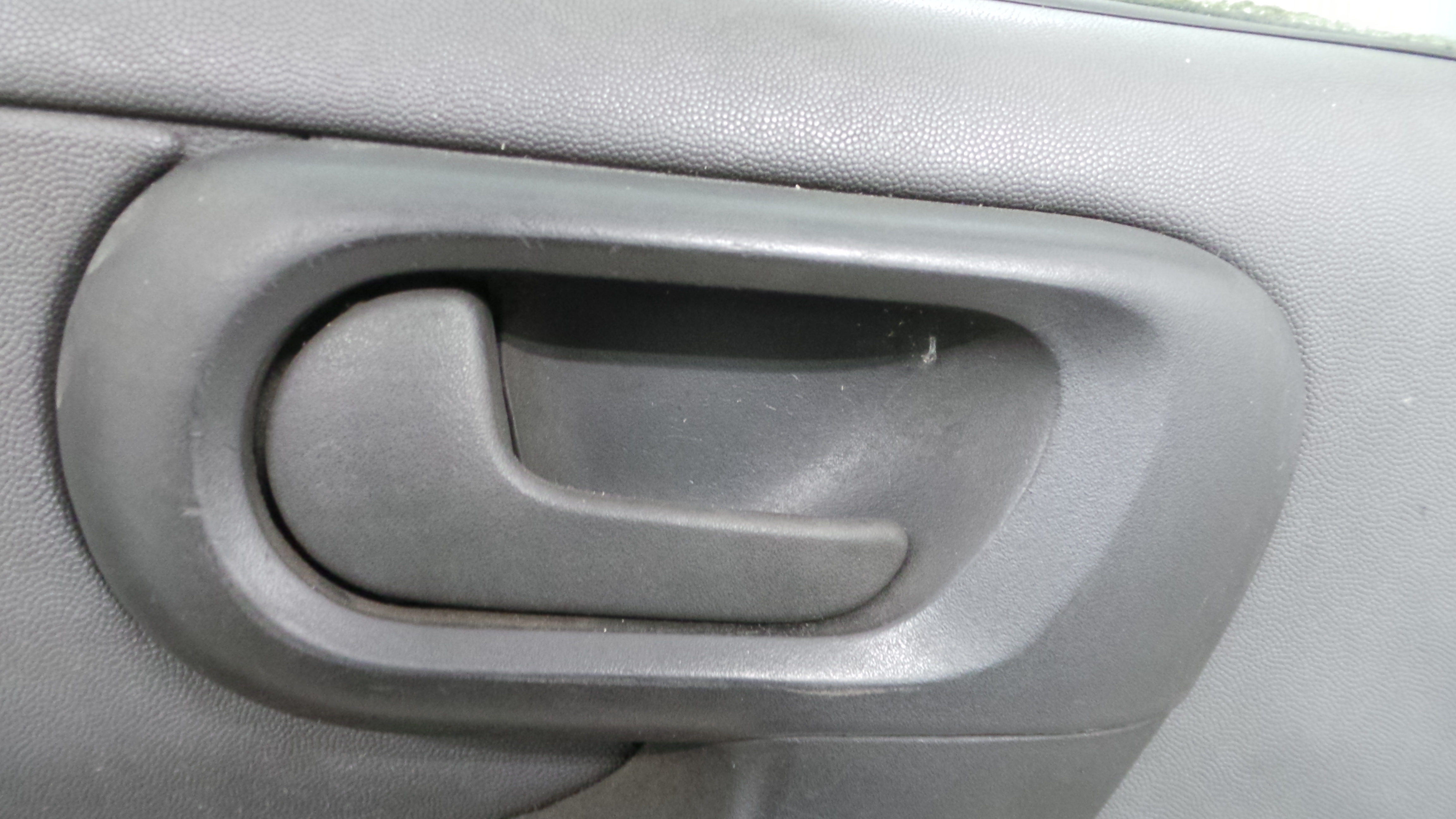 Puxador Interior Frente Esquerdo 13104271 - OPEL COMBO Caixa/monovolume-36905647
