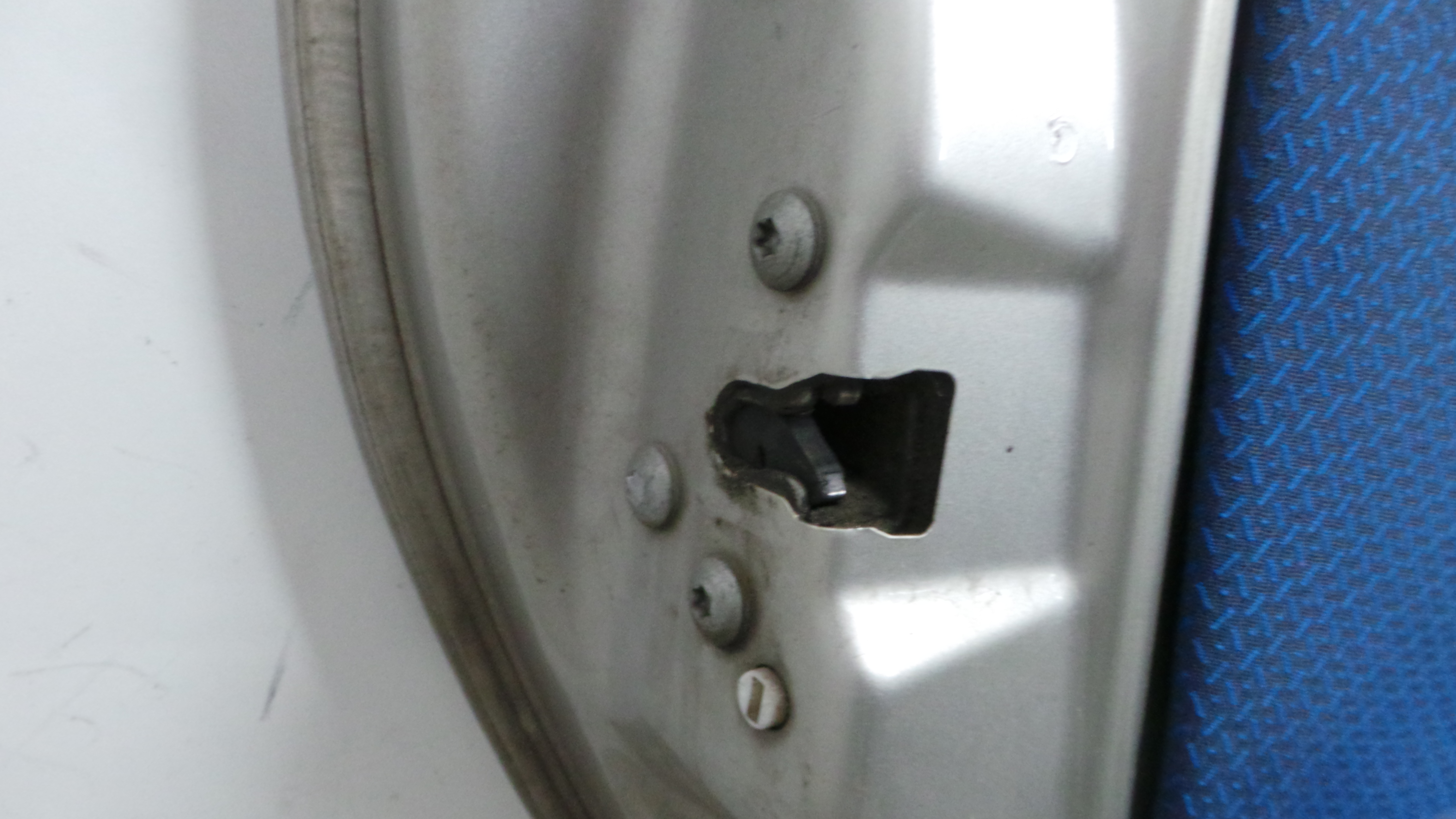 Fecho da Porta Trás Esq 46536064 - FIAT PUNTO (188_)-36905827