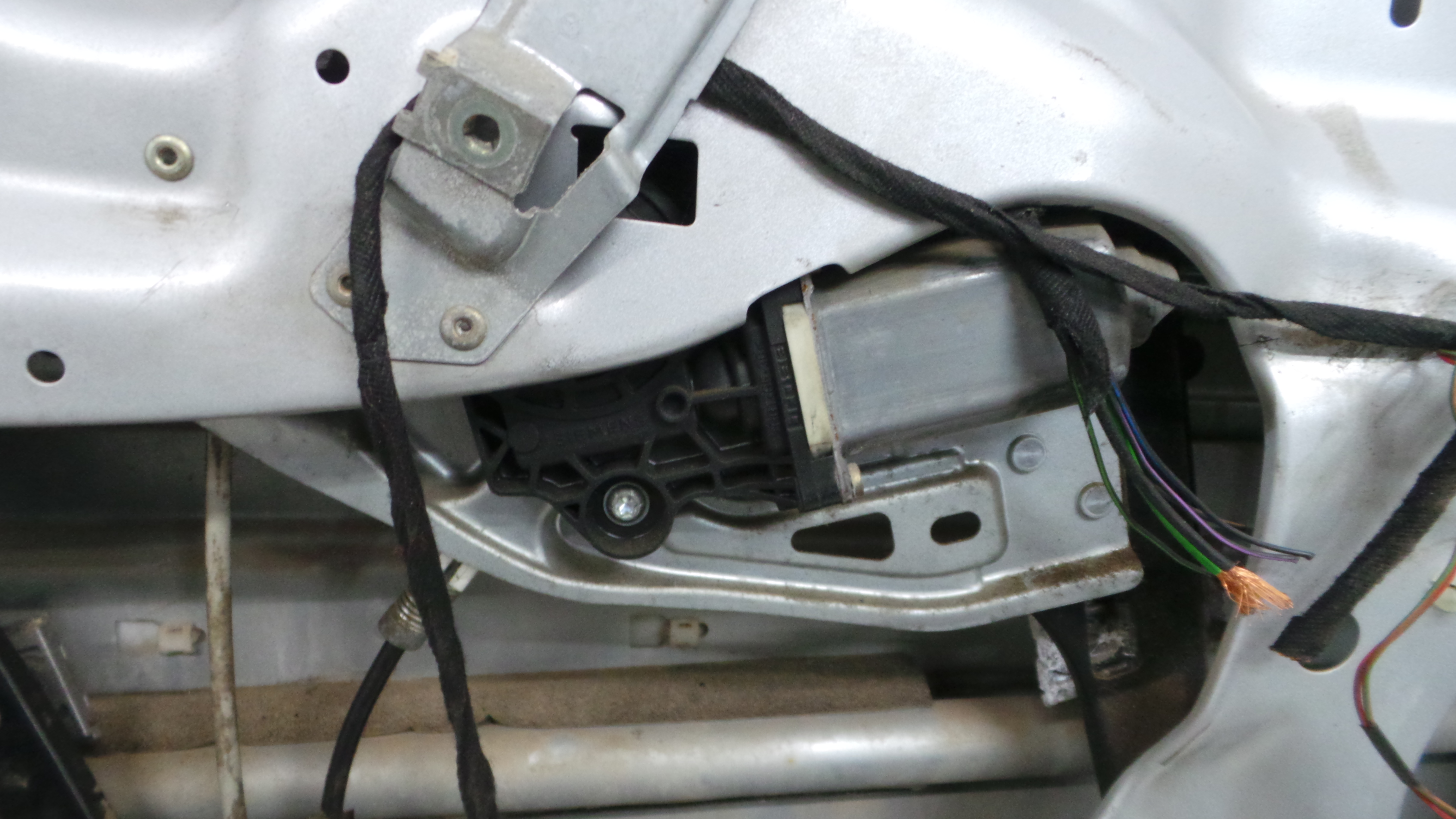 Elevador Frente Esq A2118203042 - MERCEDES-BENZ C-CLASS (W203)-36905844