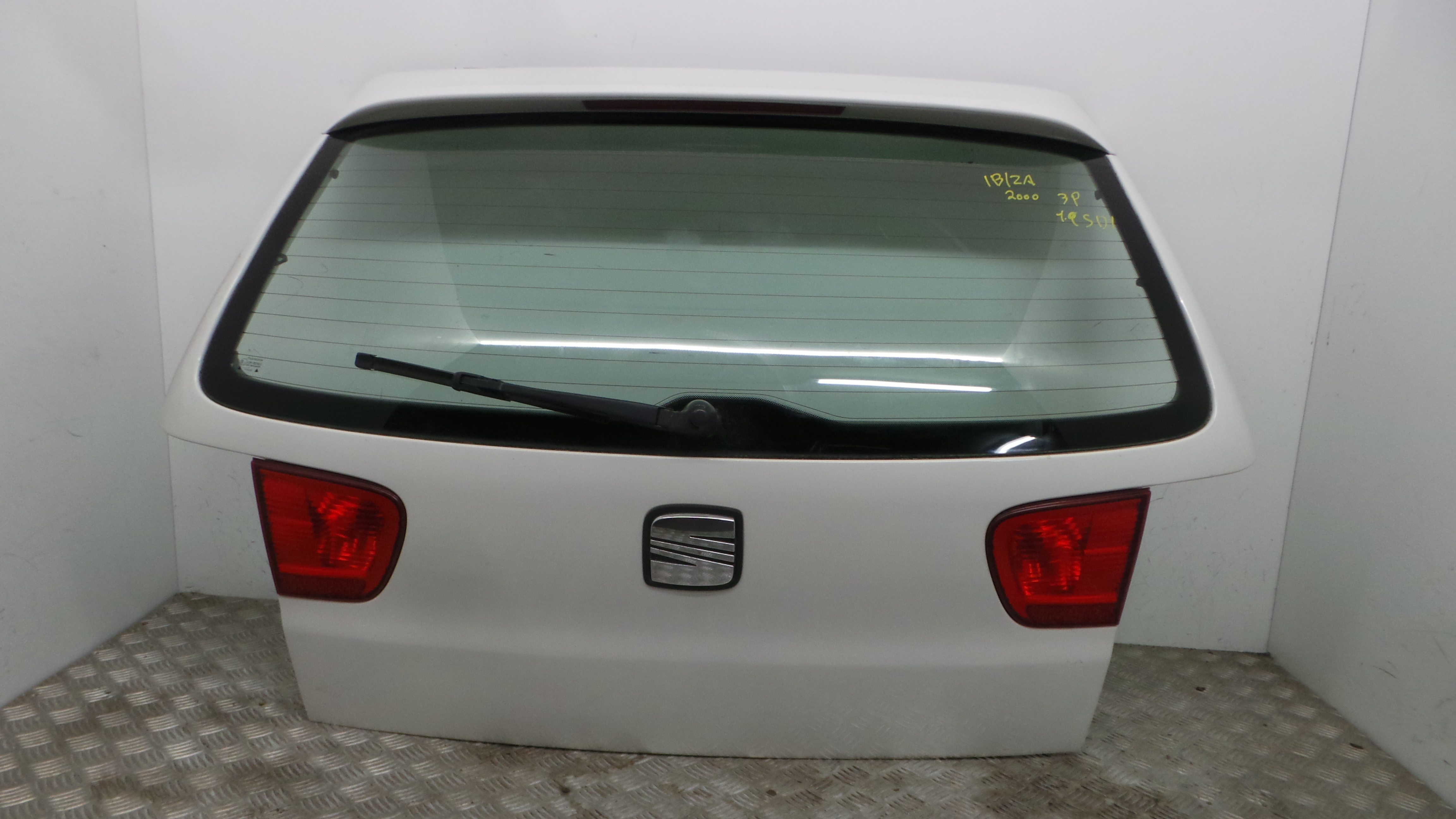 Tampa da Mala 6K6827025D - SEAT IBIZA II (6K1), IBIZA Mk II (6K1)-36905855