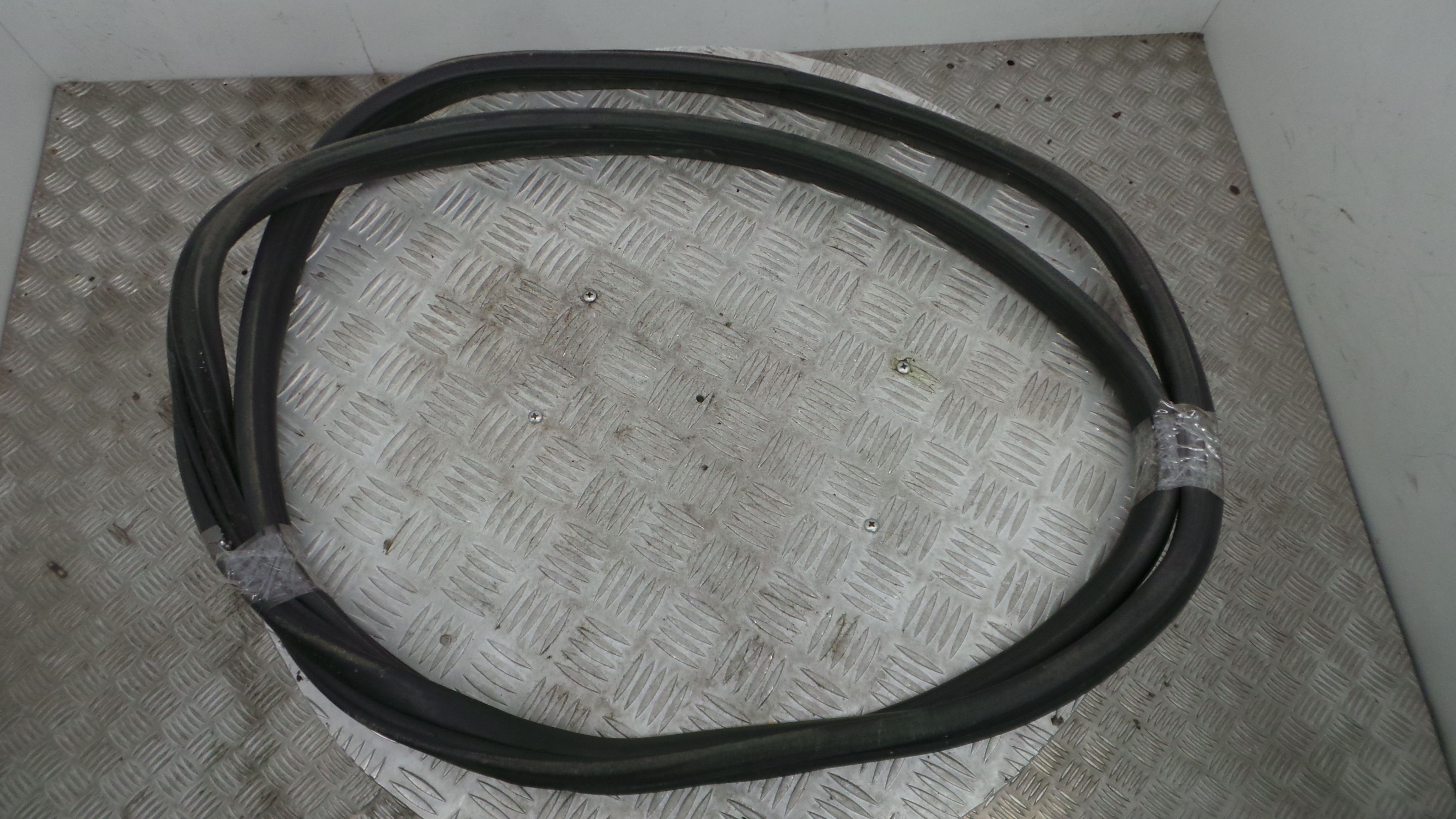 Borracha Porta Lateral Direita  - OPEL COMBO Caixa/monovolume-36908481