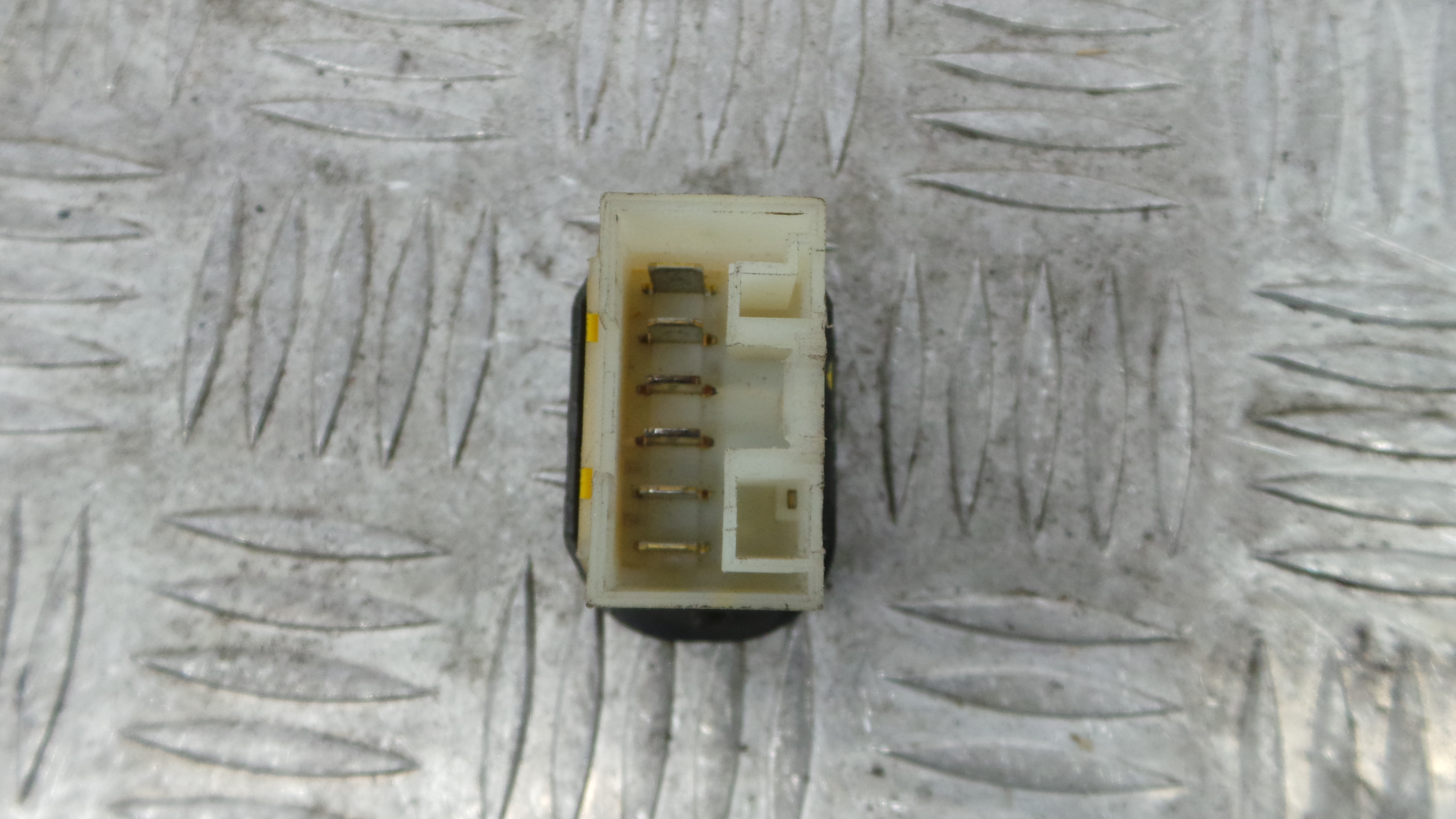 Interruptor / Comando Elevador Vidro Frente Dto - FIAT PUNTO (176_)-36908529