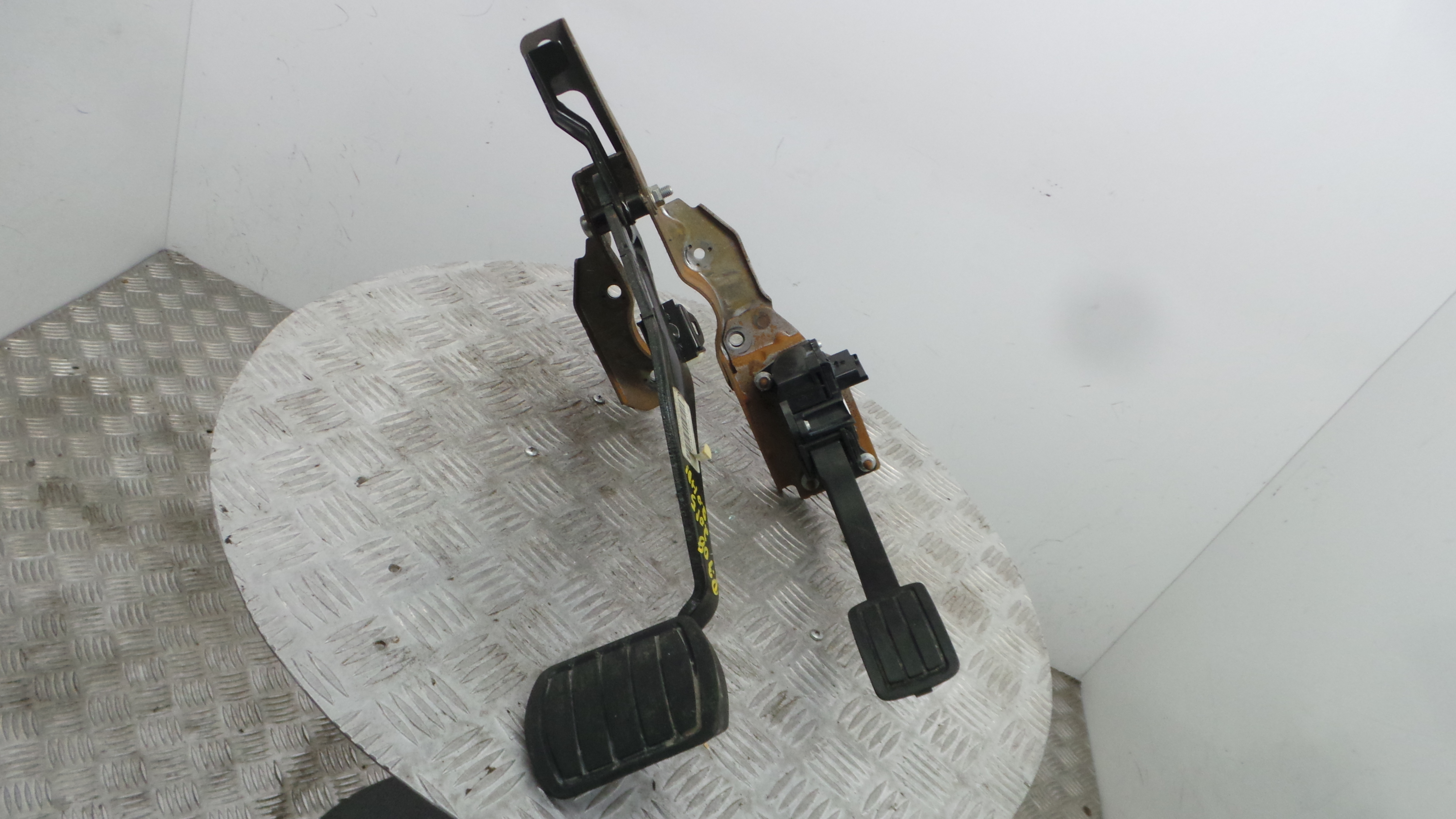 Pedal do Travão 1611740880 - PEUGEOT 308 II (LB_, LP_, LW_, LH_, L3_)-36908540