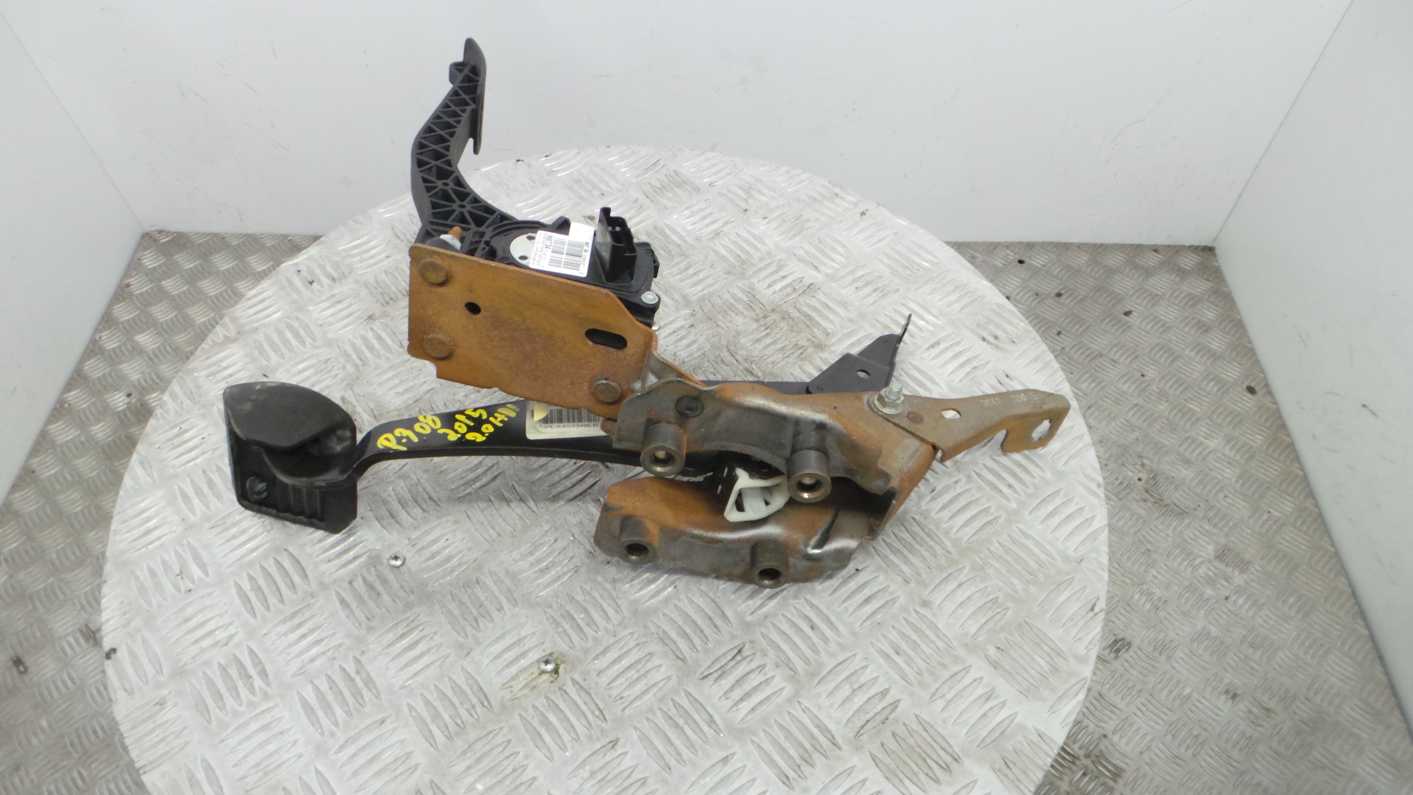 Pedal do Travão 1611740880 - PEUGEOT 308 II (LB_, LP_, LW_, LH_, L3_)-36908540