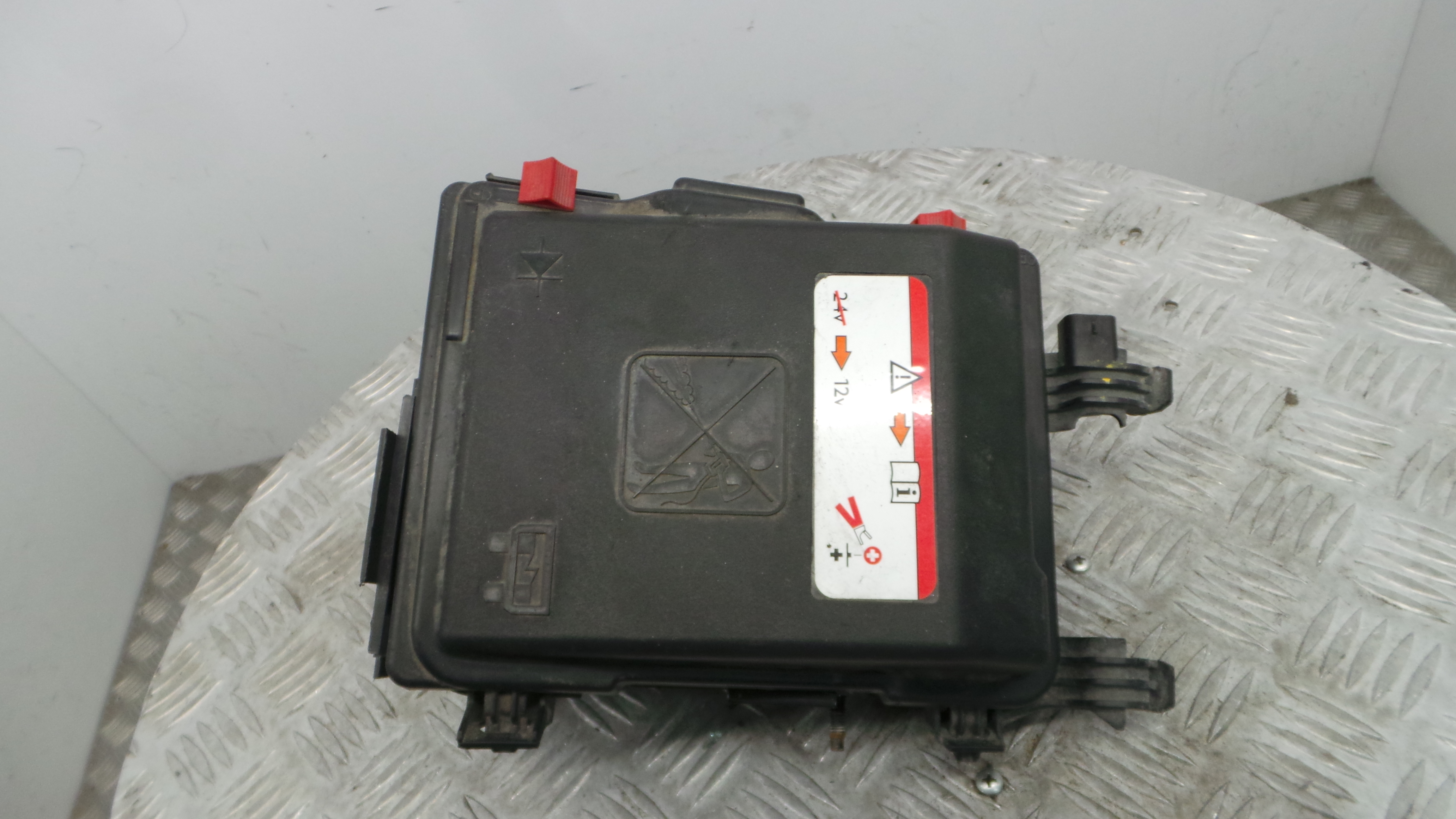 Caixa de Fusiveis 9804681780 - PEUGEOT 308 II (LB_, LP_, LW_, LH_, L3_)-36908547