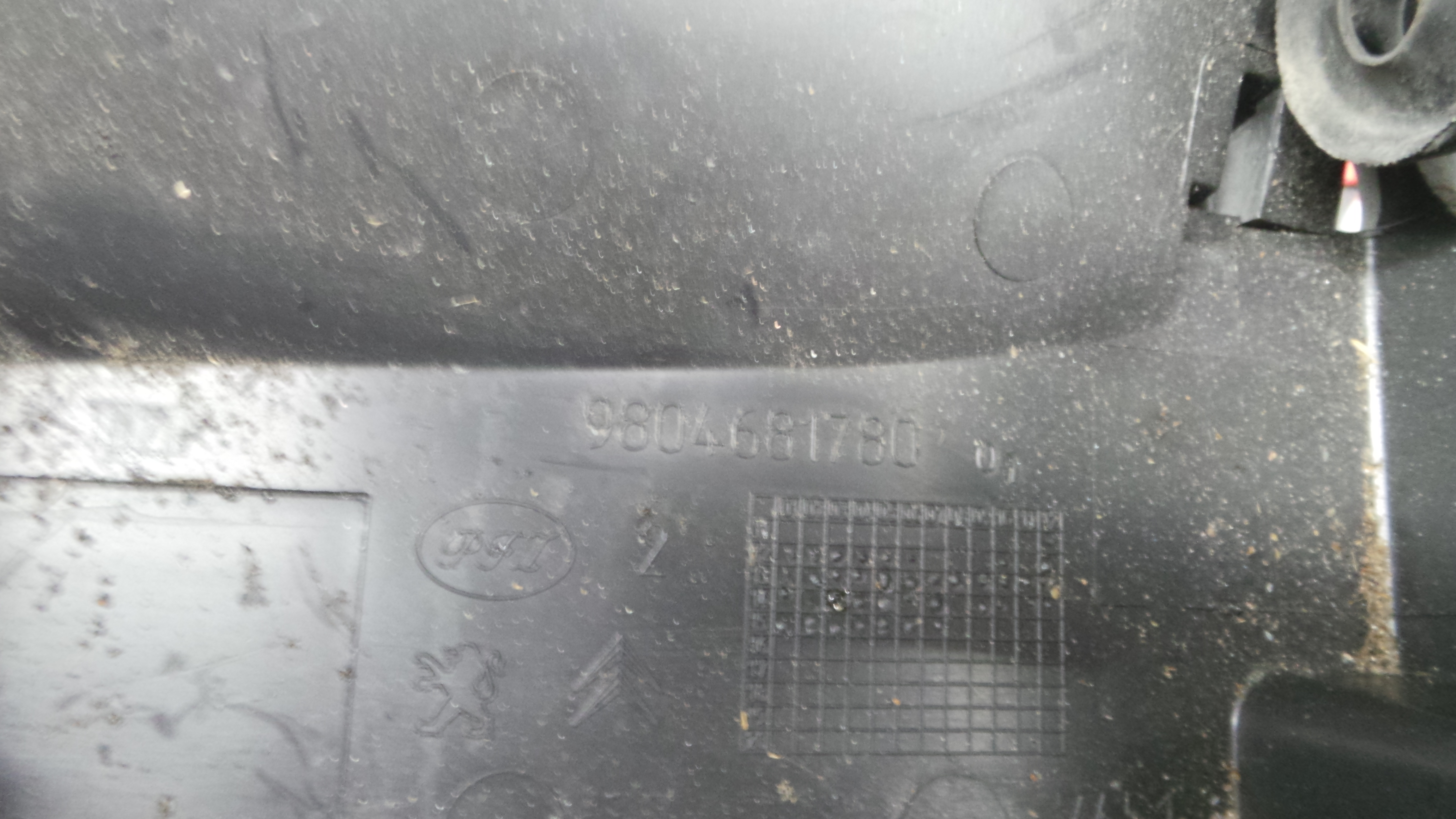 Caixa de Fusiveis 9804681780 - PEUGEOT 308 II (LB_, LP_, LW_, LH_, L3_)-36908547