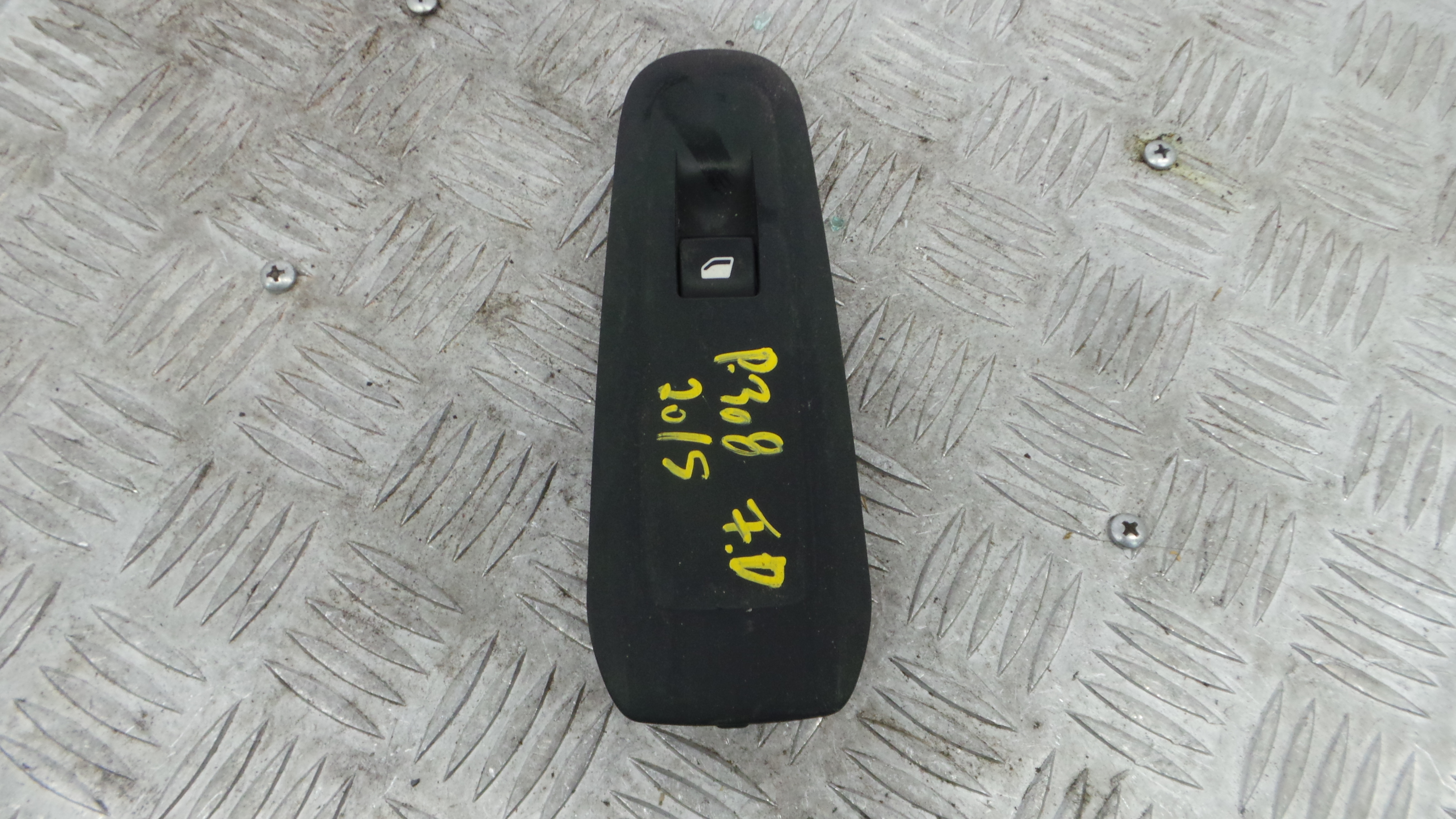 Interruptor / Comando Elevador Vidro Frente Dto  96777320 - PEUGEOT 308 II (LB_, LP_, LW_, LH_, L3_)-36908573