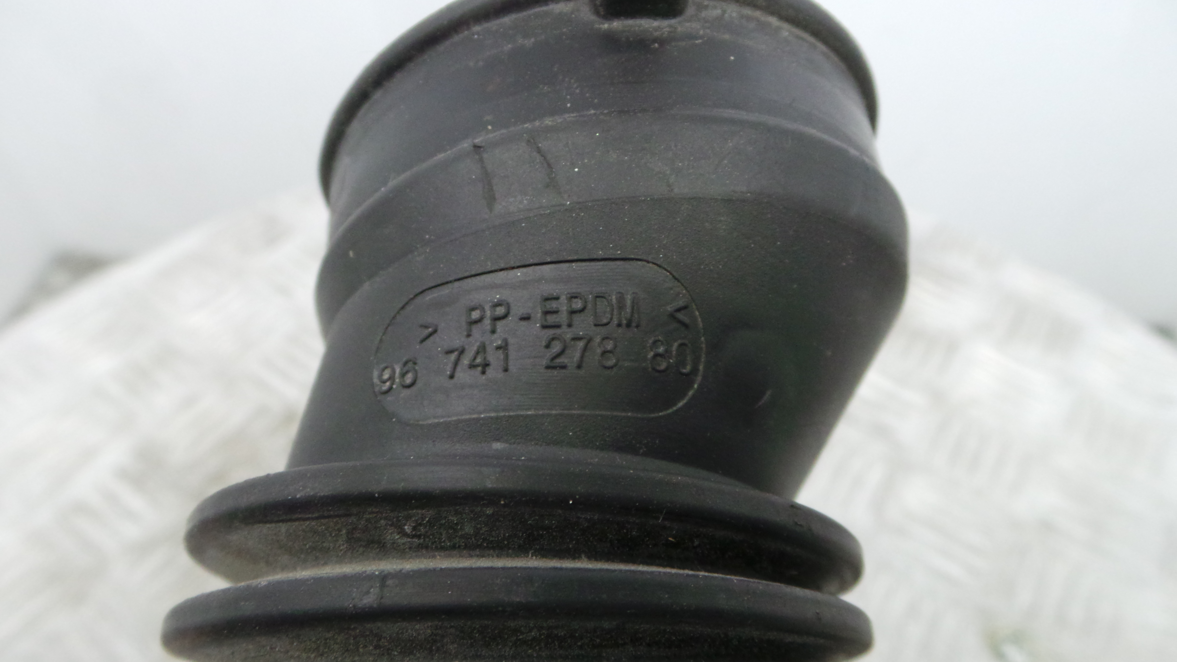 Tubo Caixa Filtro Ar 9674127880 - PEUGEOT 308 II (LB_, LP_, LW_, LH_, L3_)-36908578