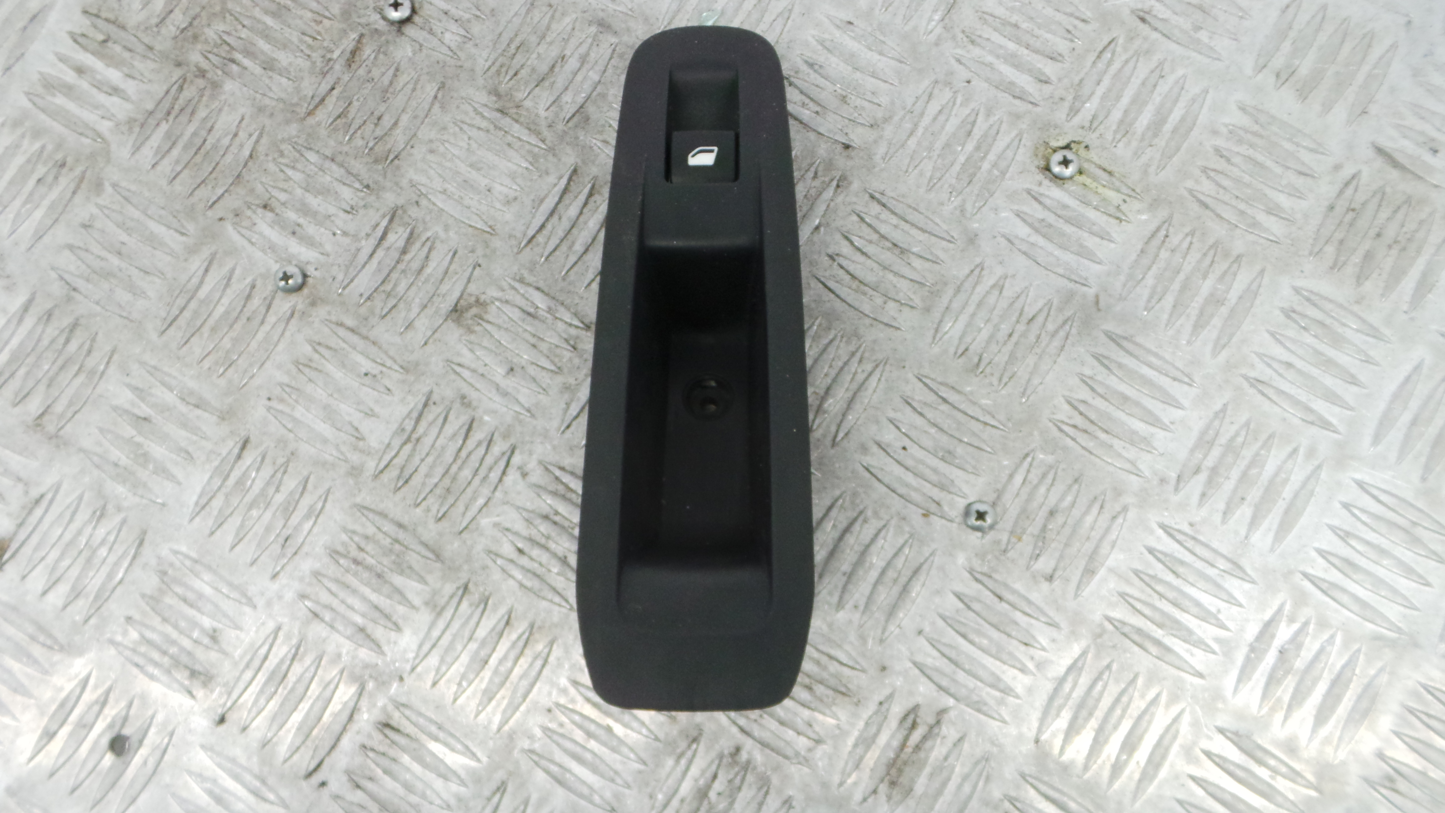 Interruptor / Comando Elevador Vidro Trás Dto 98034744 - PEUGEOT 308 II (LB_, LP_, LW_, LH_, L3_)-36908581 Interruptor / Comando Elevador Vidro Trás Dto 98034744 - PEUGEOT 308 II (LB_, LP_, LW_, LH_, L3_)-36908581