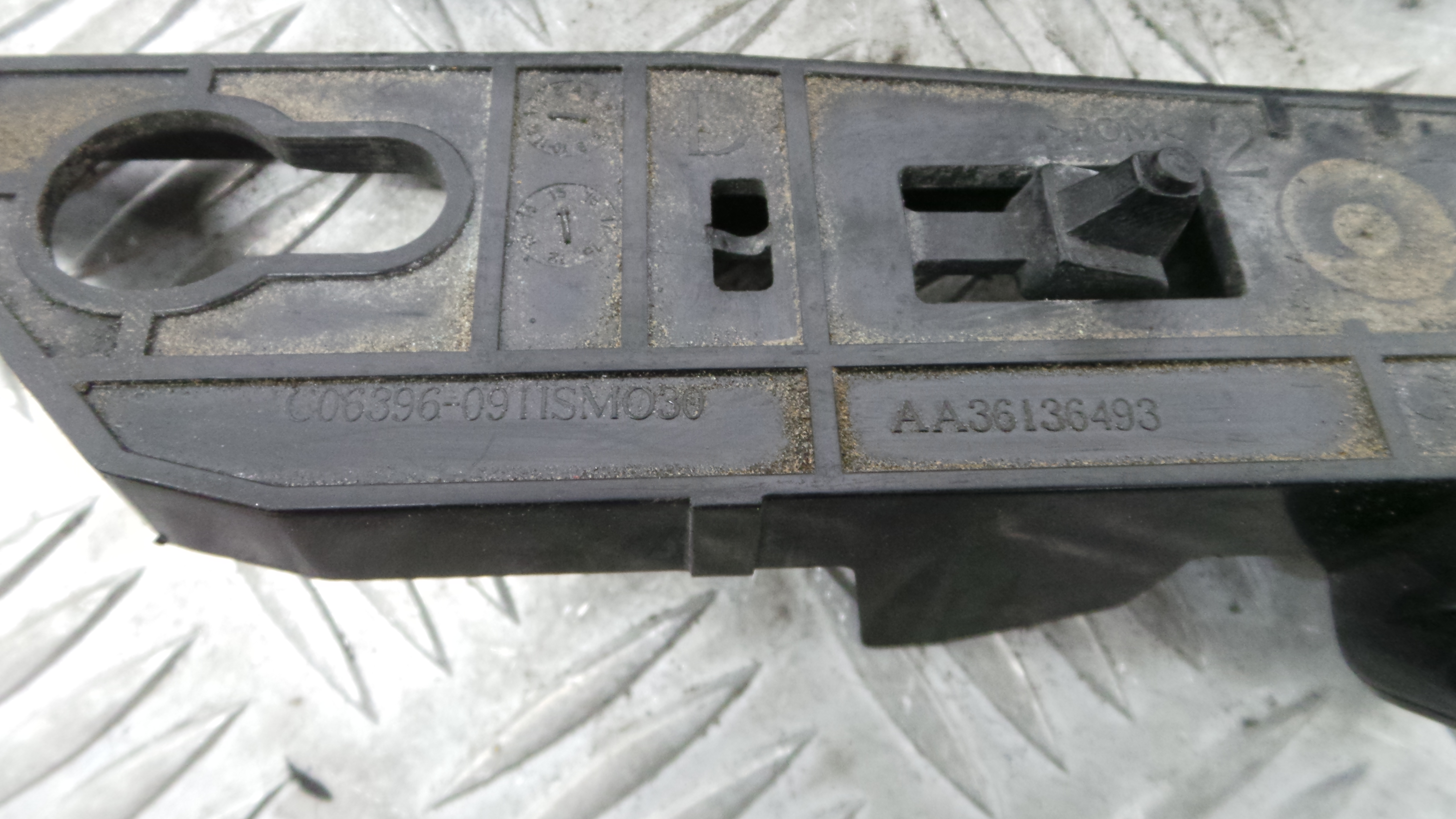 Suporte do Para Choques AA36136493 - PEUGEOT 308 II (LB_, LP_, LW_, LH_, L3_)-36908630