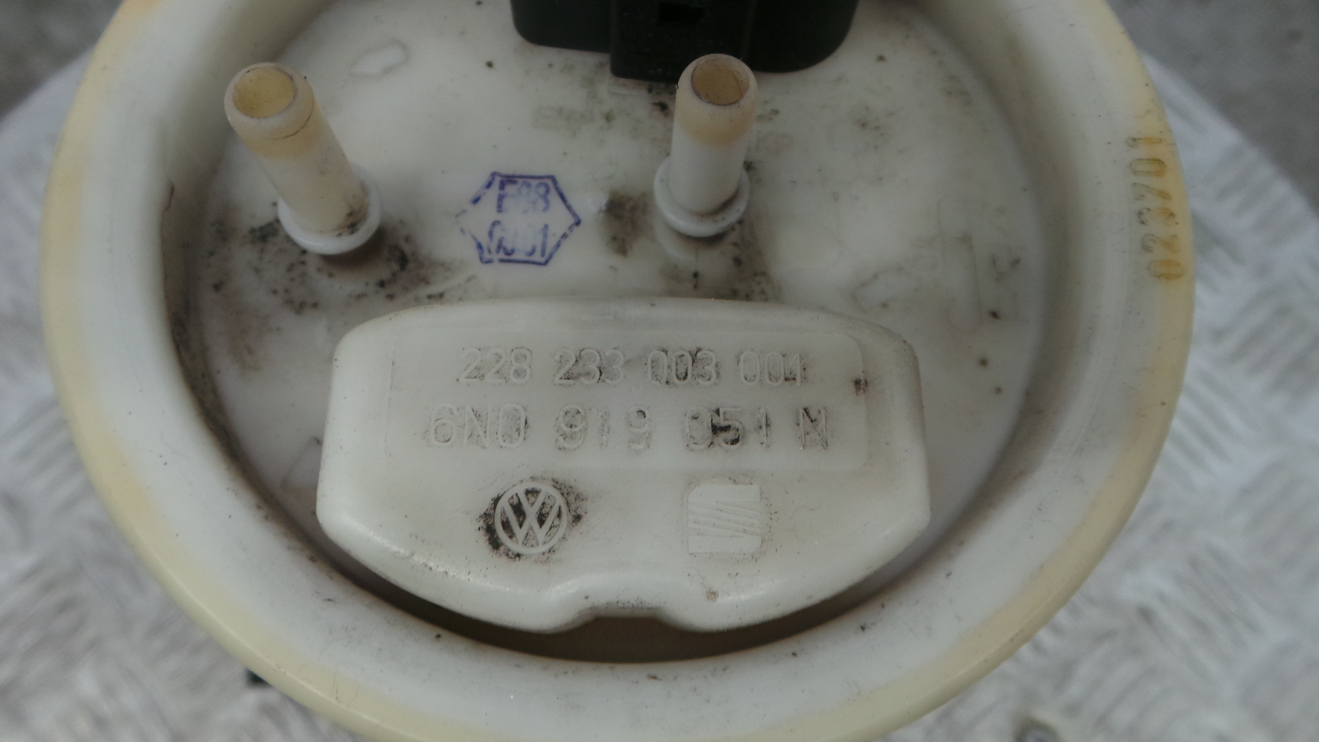 Boia do Combustível 6N0919051N - SEAT IBIZA II (6K1), IBIZA Mk II (6K1)-36908836