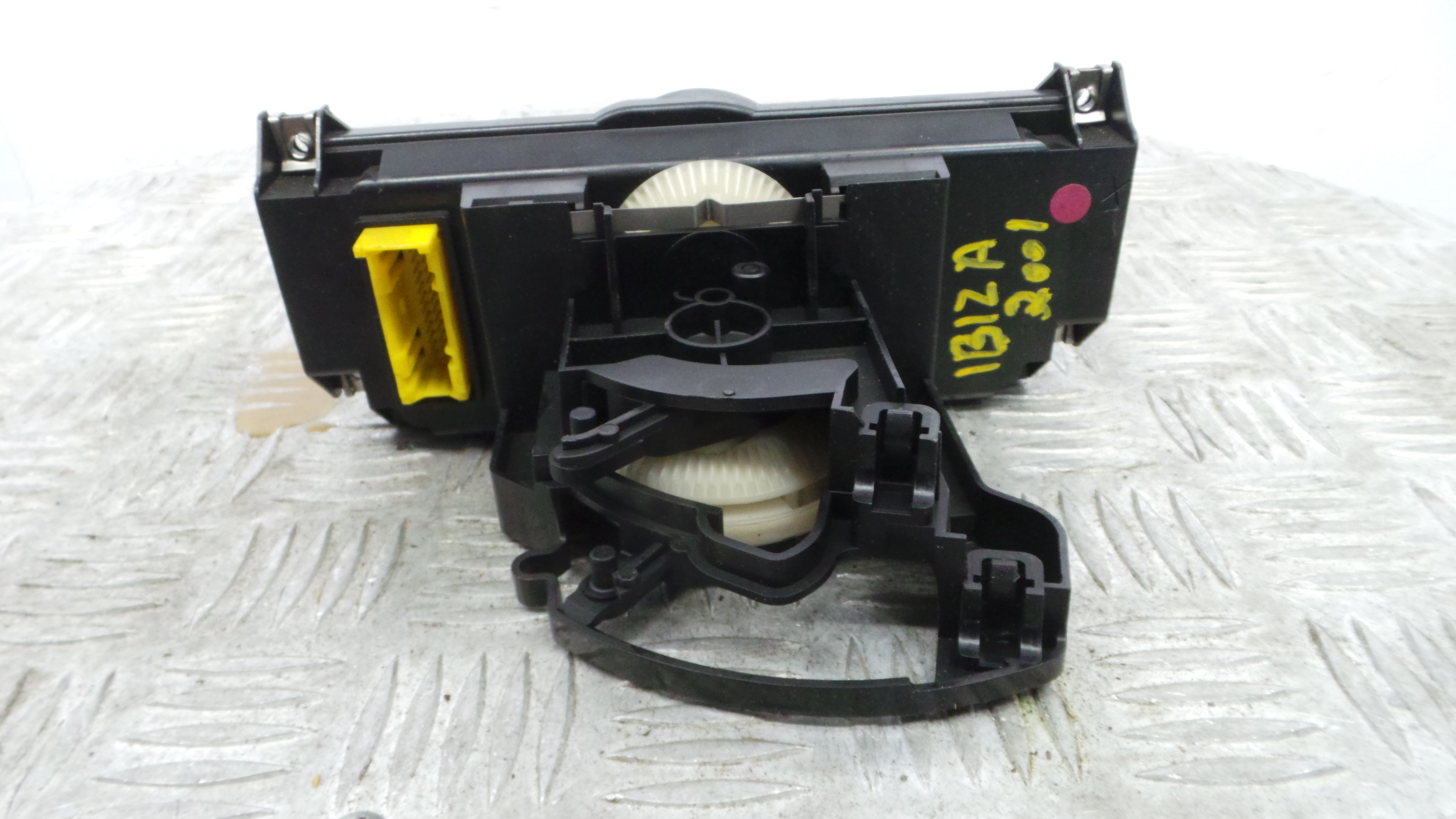 Comando da Sofagem / Climatronic 6K0819045E - SEAT IBIZA II (6K1), IBIZA Mk II (6K1)-36908857