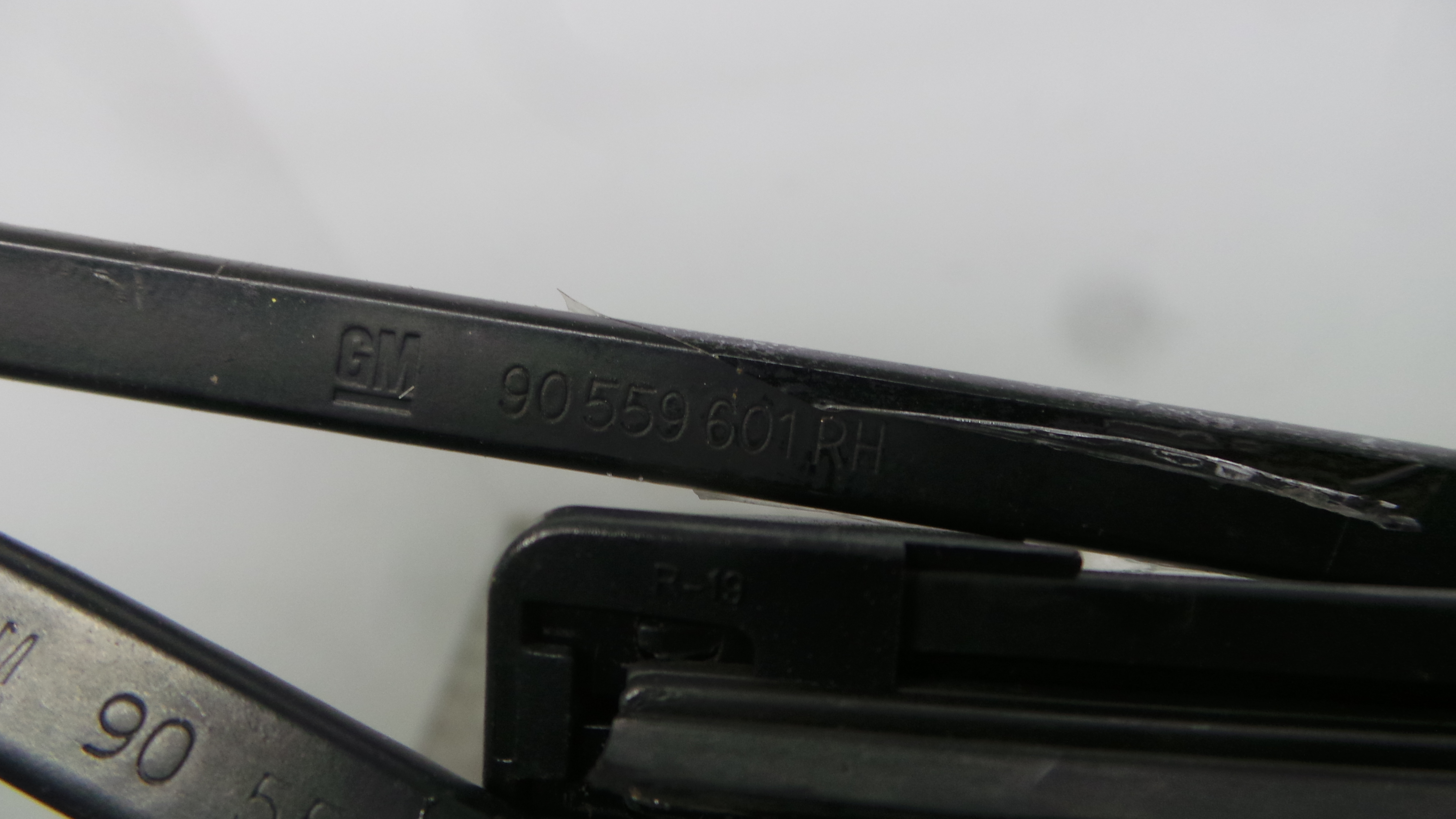 Braço Do Limpa-vidros 90559553 - OPEL ASTRA G Combi (T98)-36909074