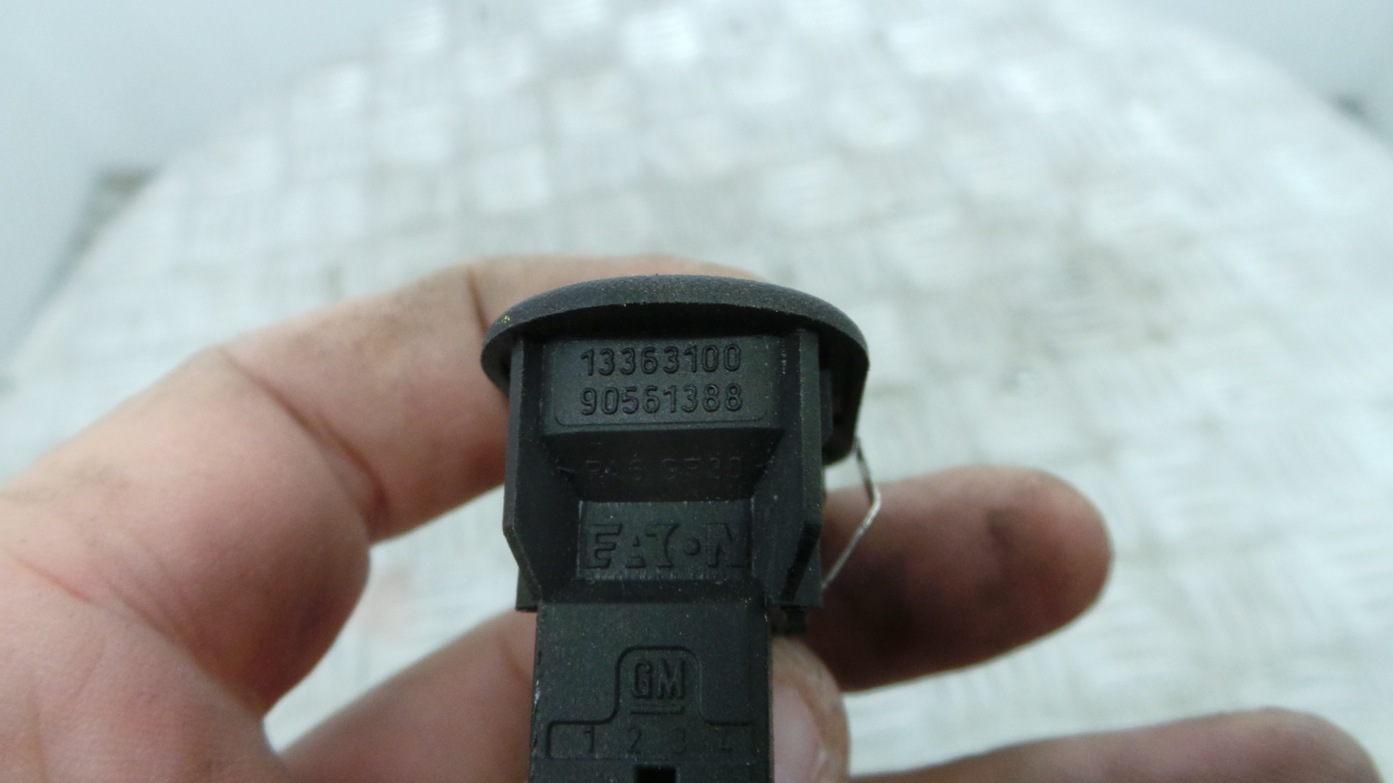 Interruptor / Comando Elevador Vidro Frente Dto 13363100 - OPEL ASTRA G Combi (T98)-36909109