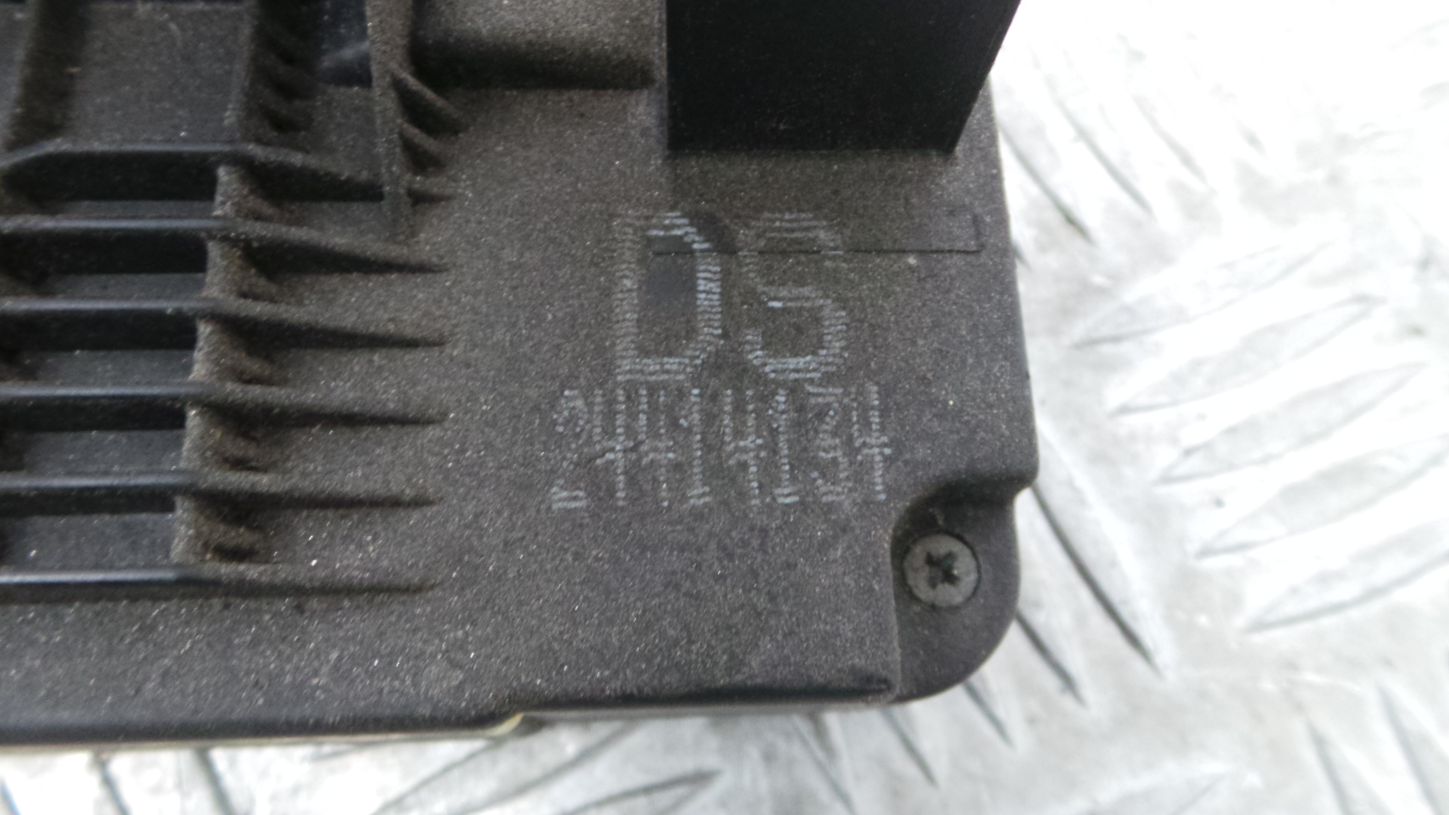 Fecho da Porta Trás Esq 24414134 - OPEL ASTRA G Combi (T98)-36909132