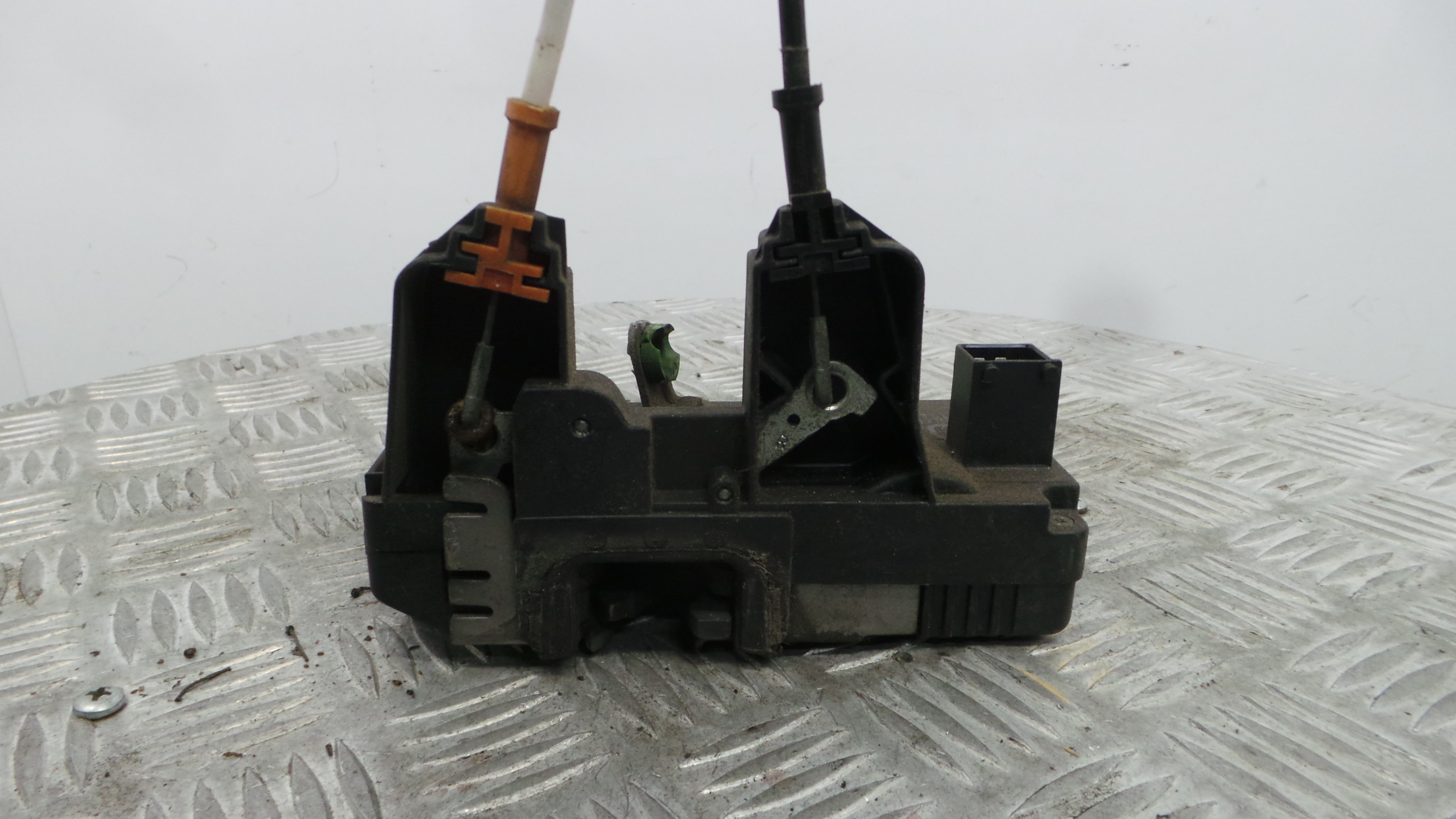 Fecho da Porta Trás Dto 24414135 - OPEL ASTRA G Combi (T98)-36909136 Fecho da Porta Trás Dto 24414135 - OPEL ASTRA G Combi (T98)-36909136