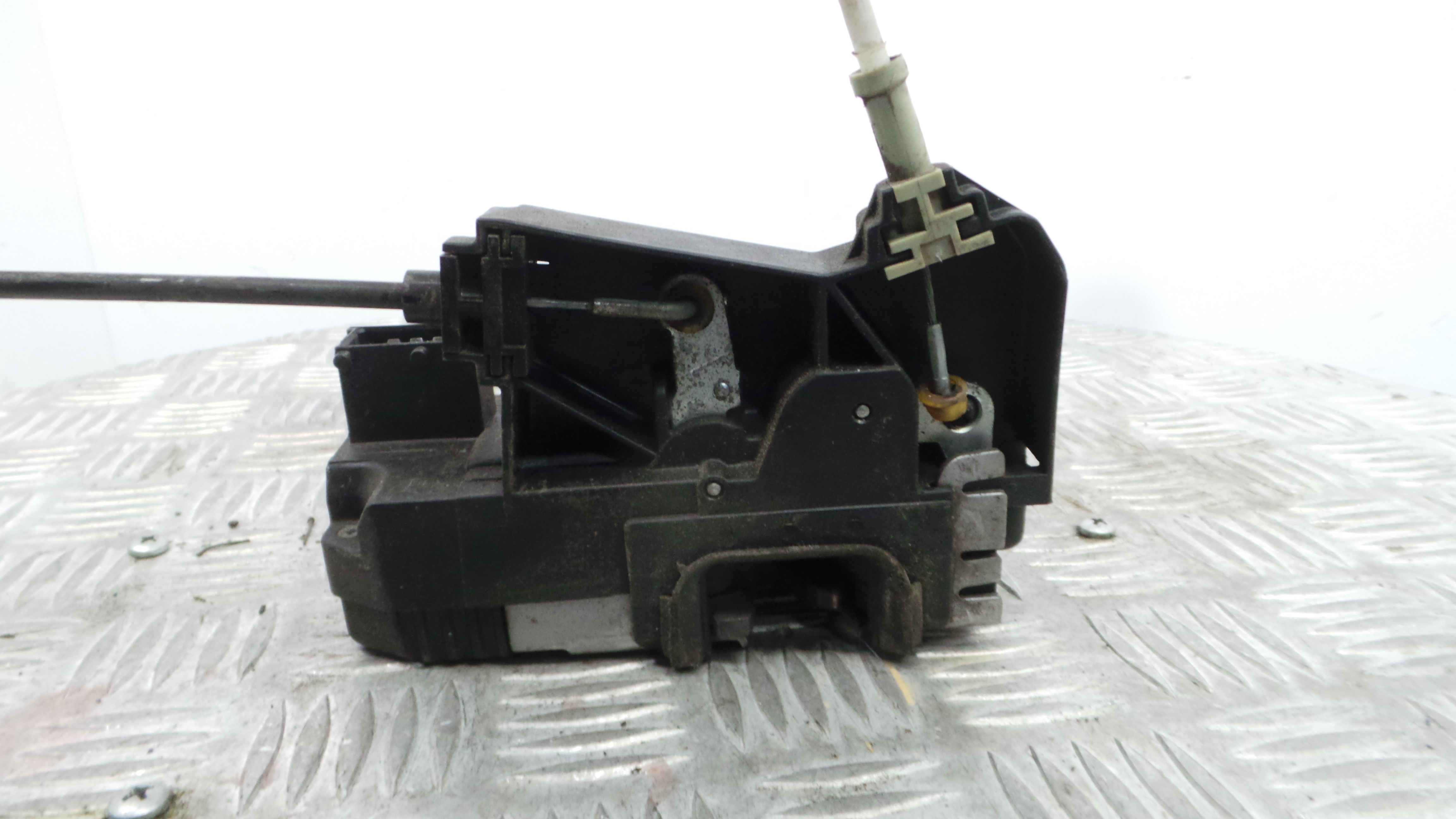Fecho da Porta Frente Esq 24444015 - OPEL ASTRA G Combi (T98)-36909140