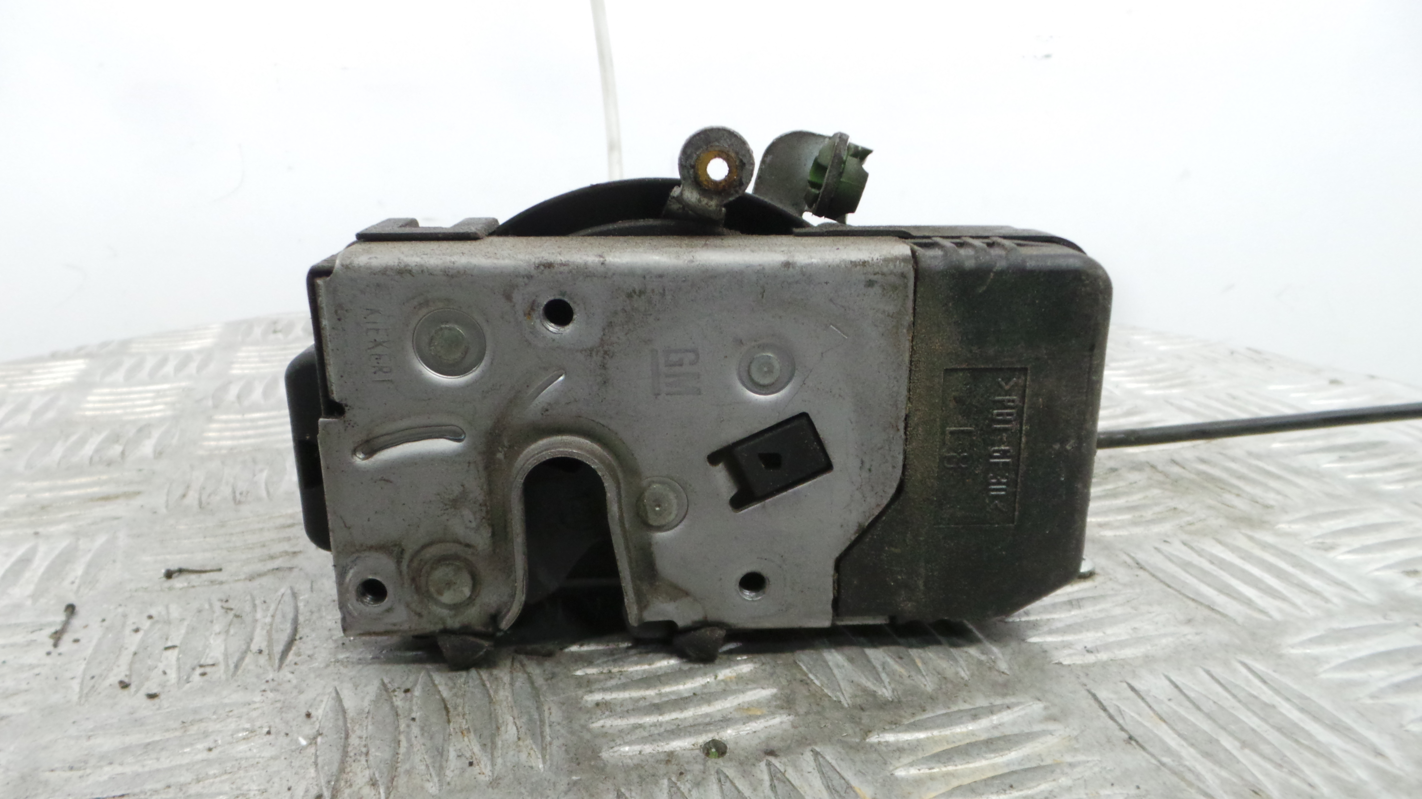 Fecho da Porta Frente Esq 24444015 - OPEL ASTRA G Combi (T98)-36909140