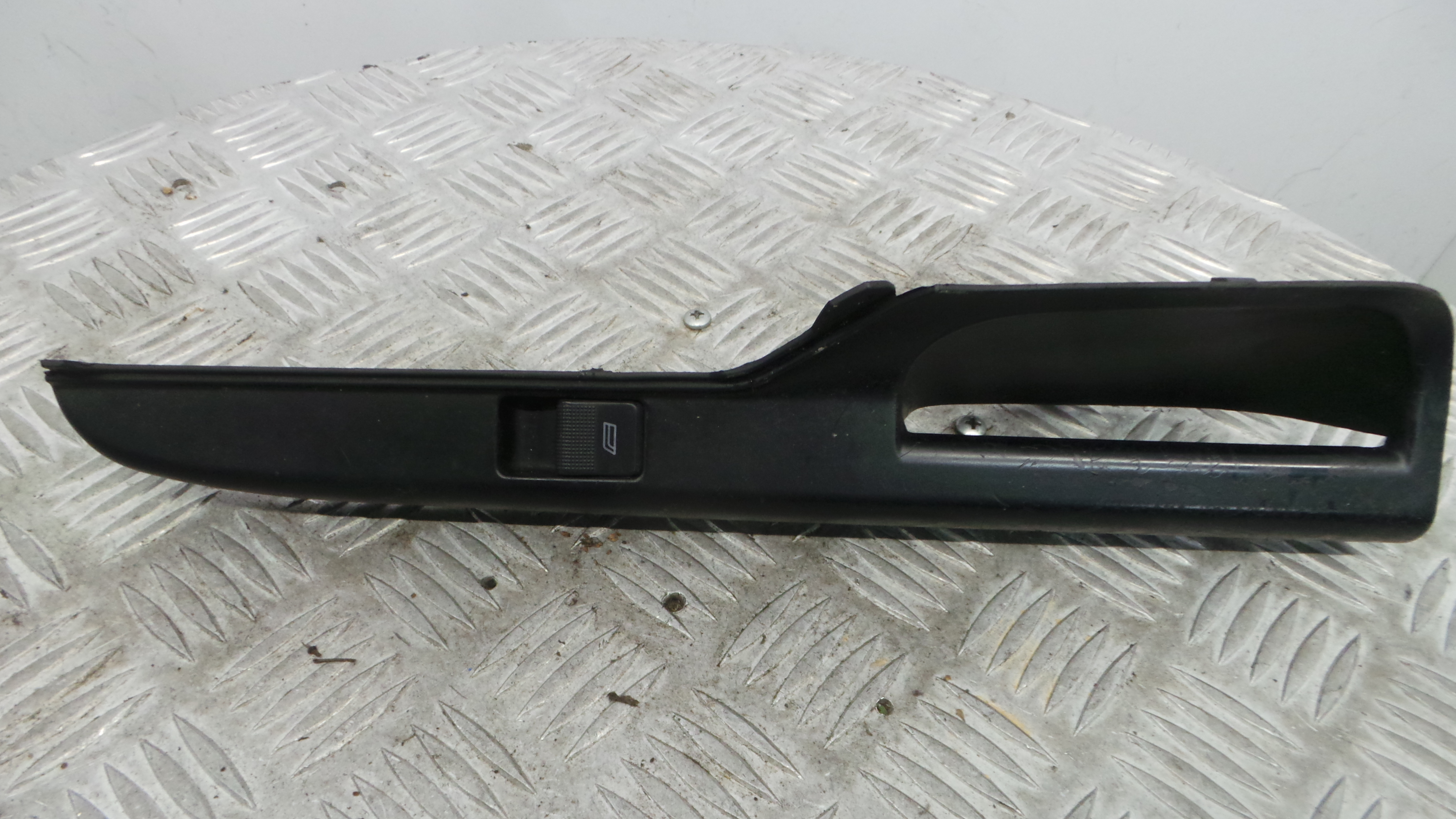 Interruptor / Comando Elevador Vidro Frente Dto  6K0867172A - SEAT IBIZA II (6K1), IBIZA Mk II (6K1)-36909156