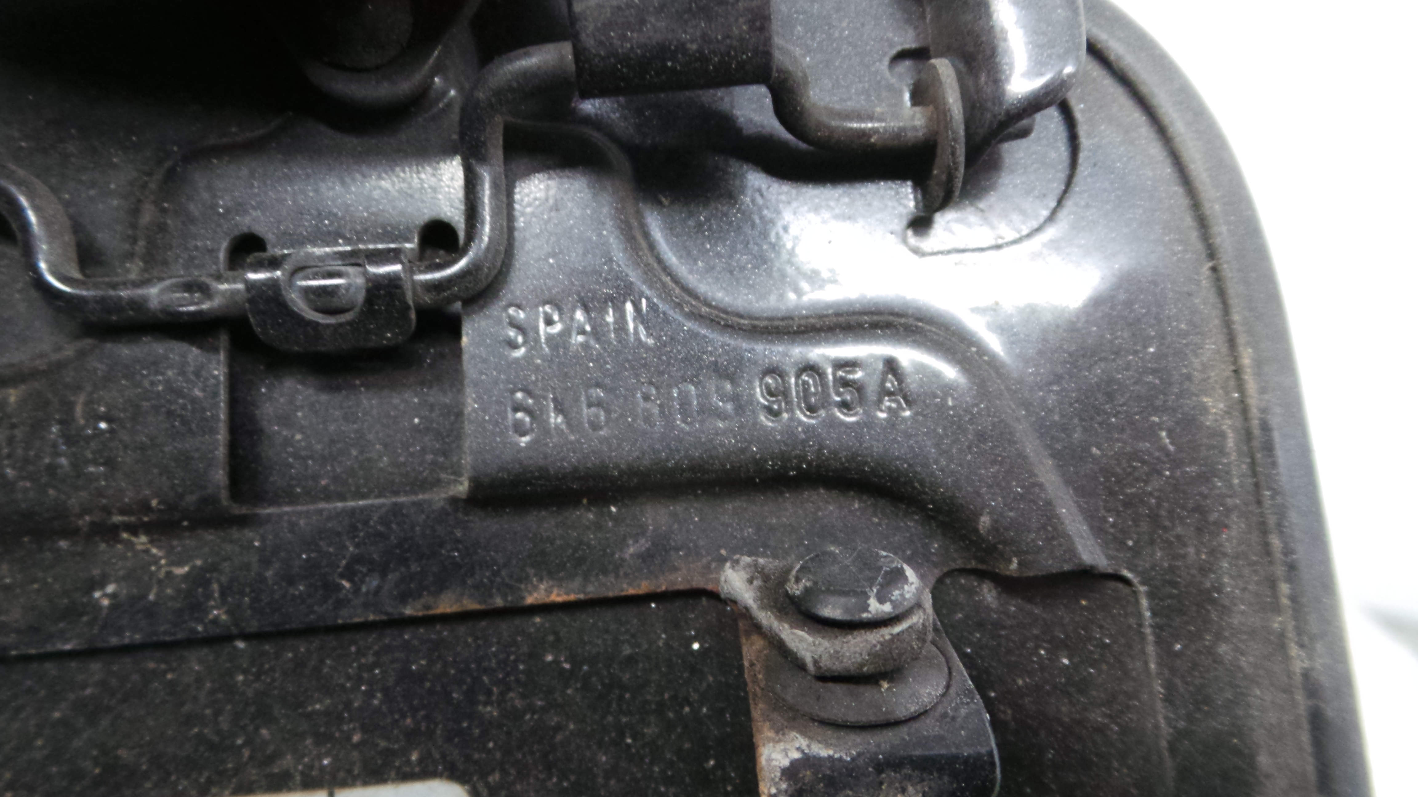 Tampão de Combustivel  6K6809905A - SEAT IBIZA II (6K1), IBIZA Mk II (6K1)-36909172