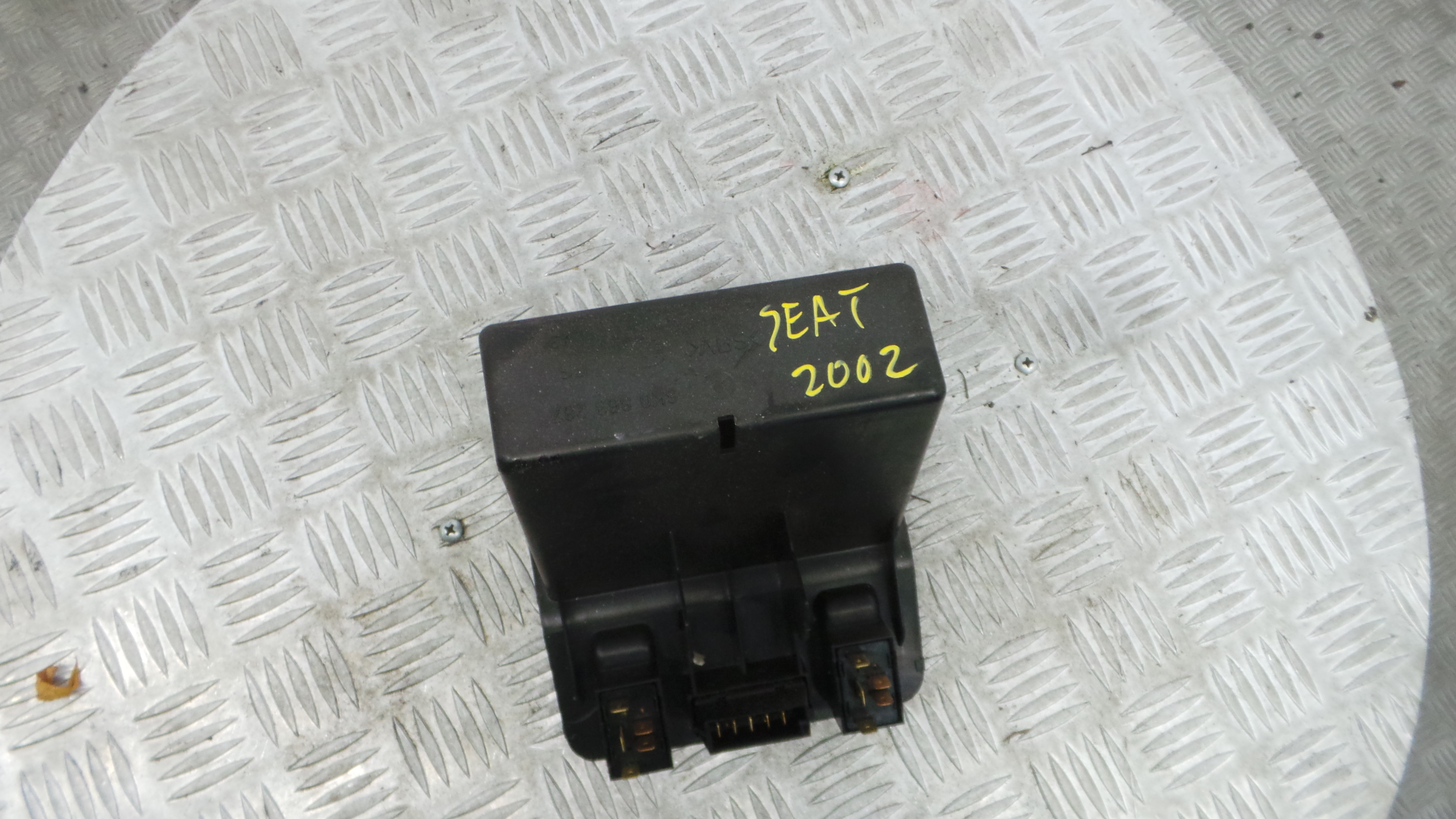 Interruptor / Comando Elevador Vidro Frente Esq  6K0863287 - SEAT IBIZA II (6K1), IBIZA Mk II (6K1)-36909178