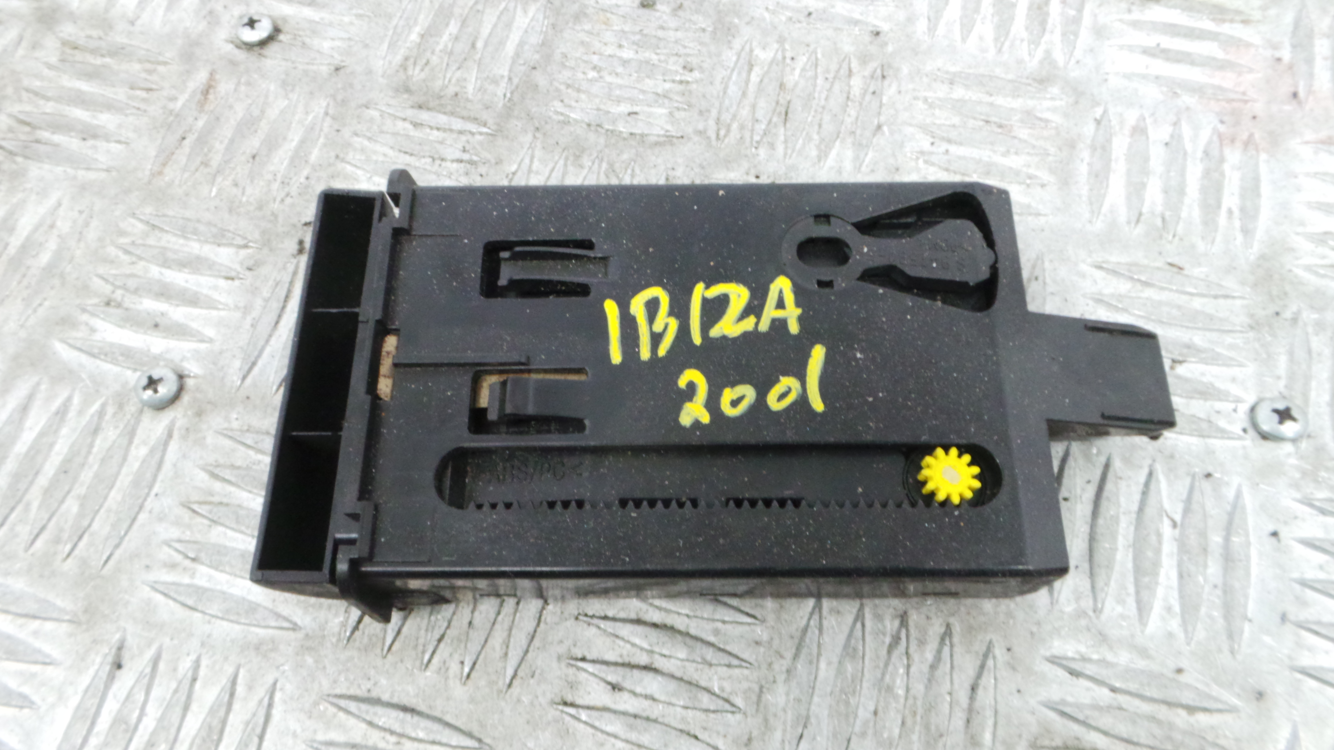 Porta Luvas  6K0941561 - SEAT IBIZA II (6K1), IBIZA Mk II (6K1)-36909187