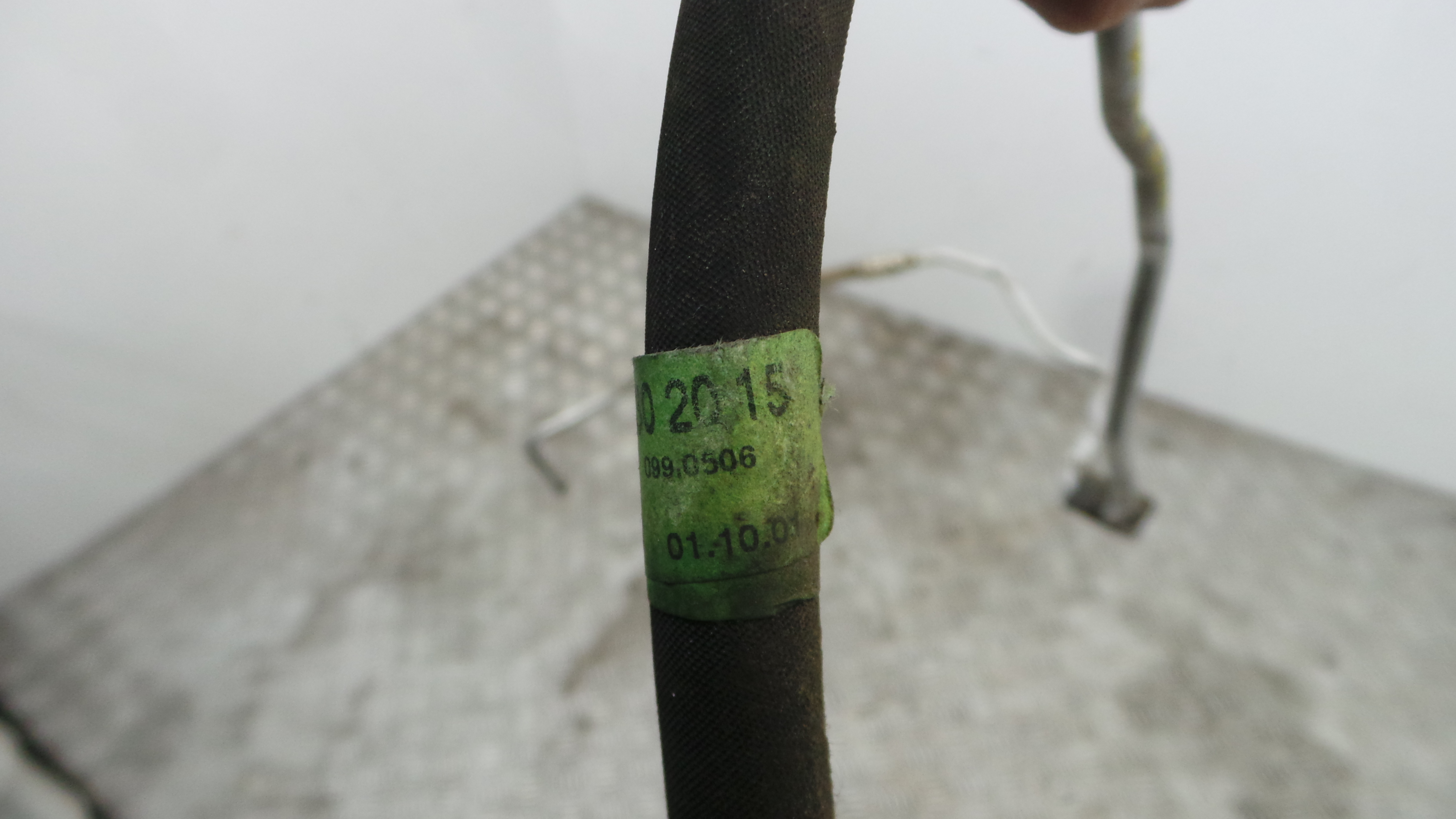 Tubo Ar Condicionado A2038302015 - MERCEDES-BENZ C-CLASS (W203)-36909264