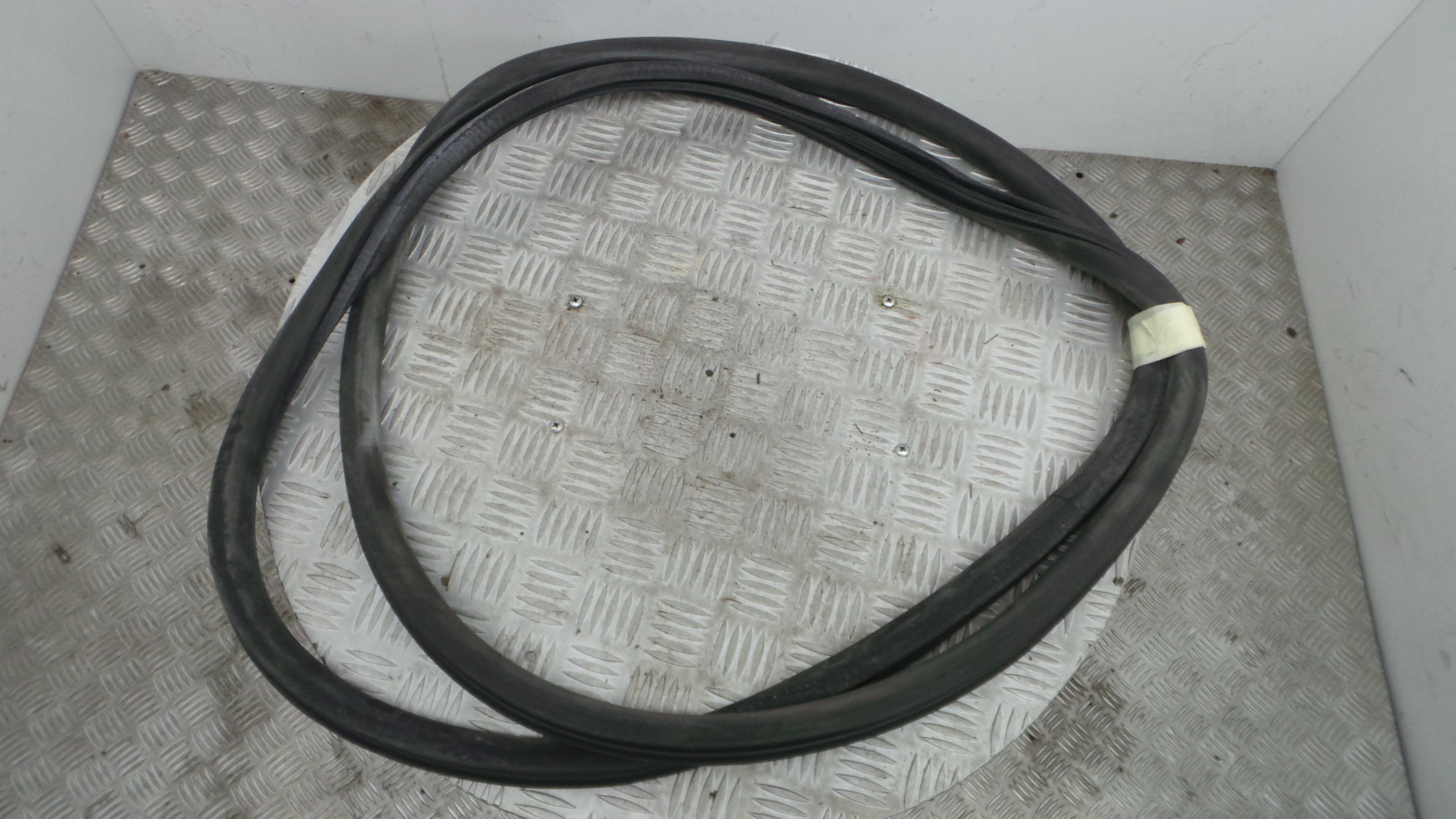 Borracha Porta Tras Direita 9675519980 - PEUGEOT 308 II (LB_, LP_, LW_, LH_, L3_)-36909286