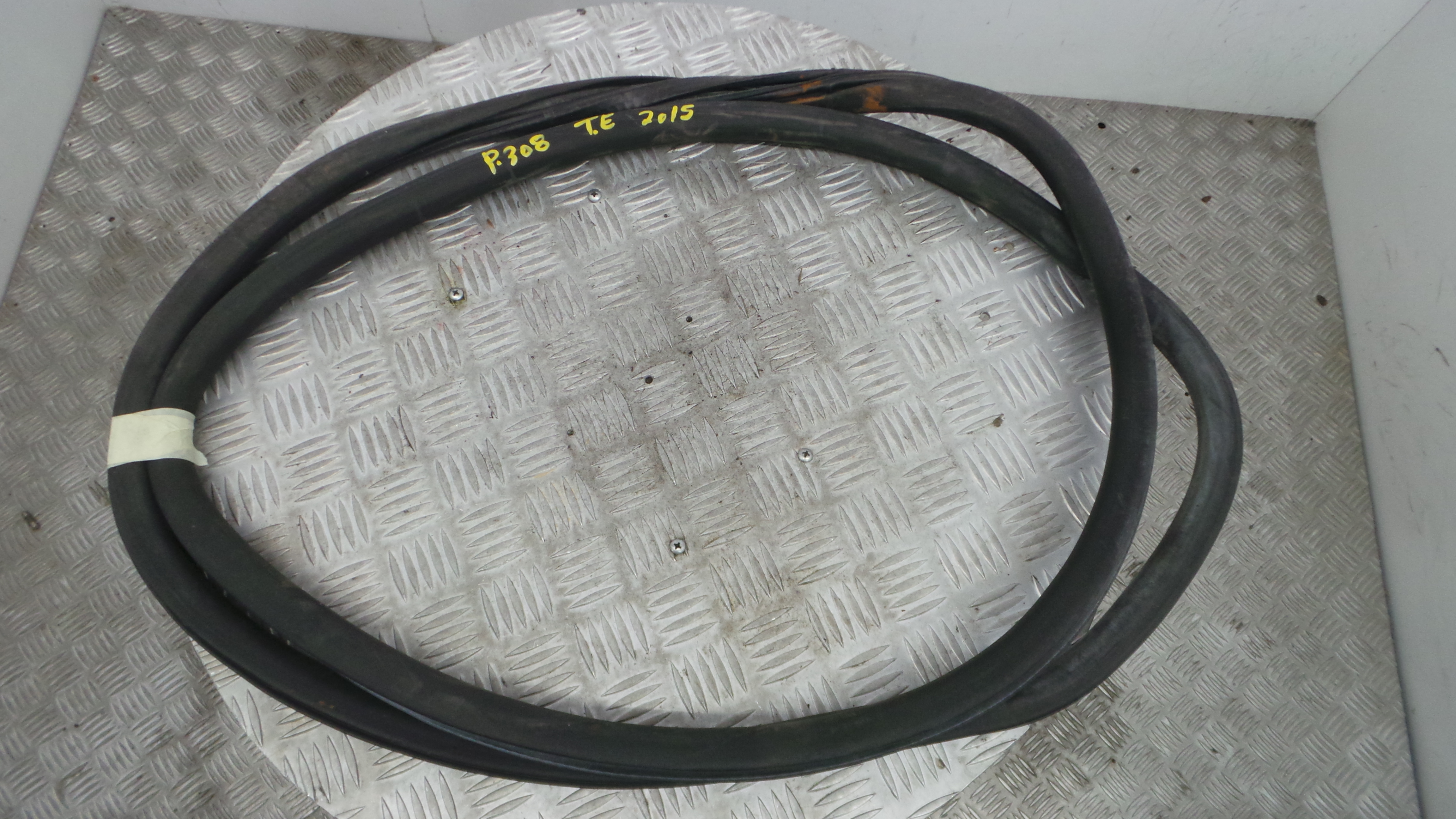 Borracha Porta Tras Esquerda 9675519980 - PEUGEOT 308 II (LB_, LP_, LW_, LH_, L3_)-36909296