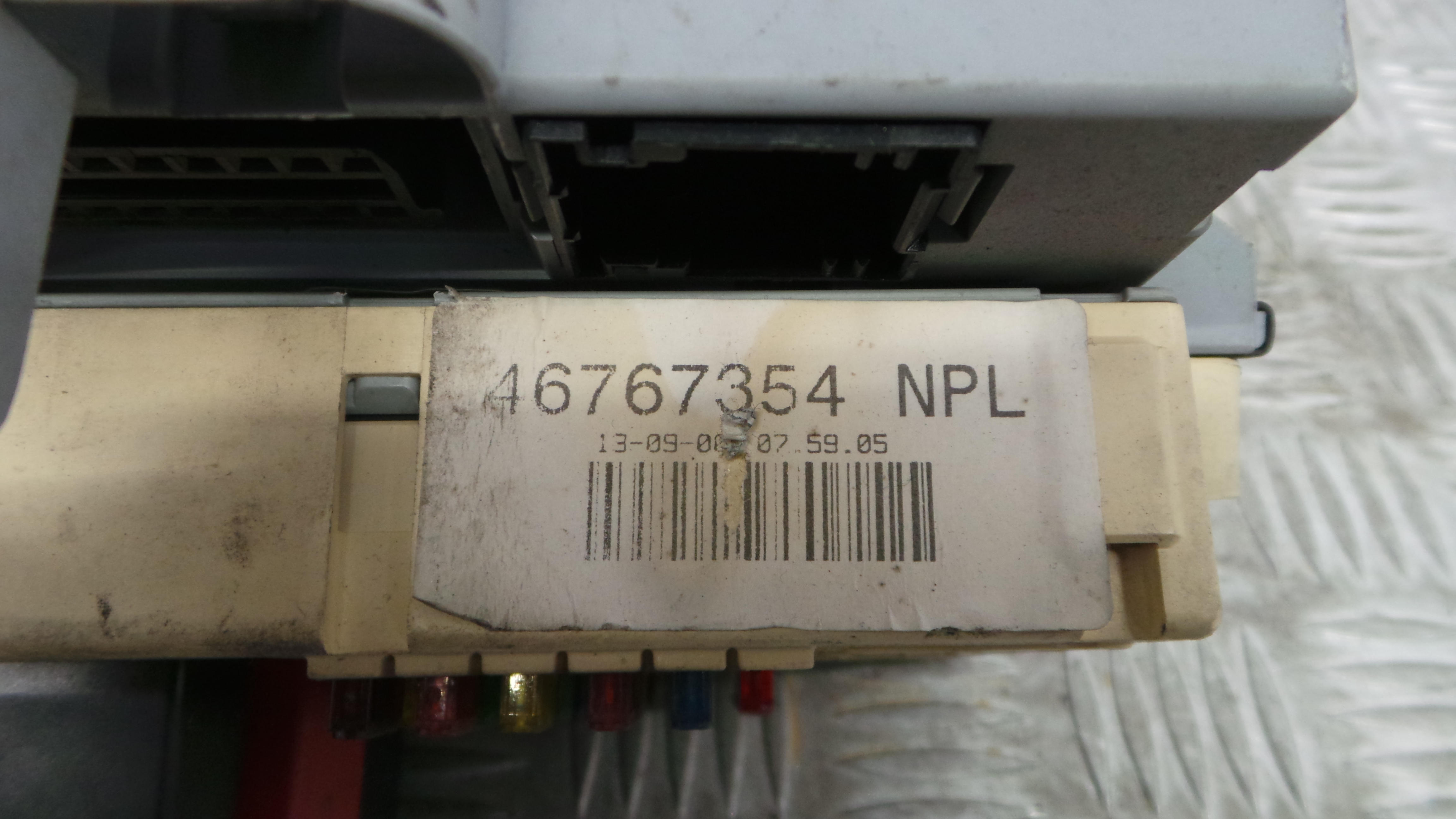 Caixa dos Fusíveis / BSI / UCH / SAM 46767354 - FIAT PUNTO (188_)-36911777